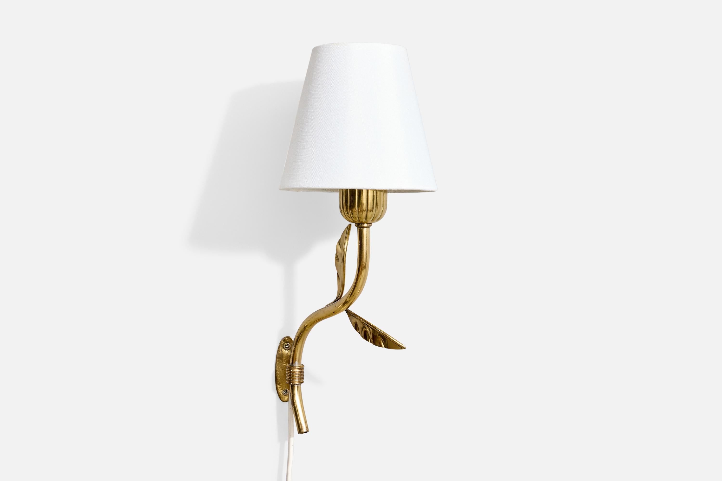 Suédois Designer suédois, Lights murales, laiton, tissu, Suède, années 1940 en vente