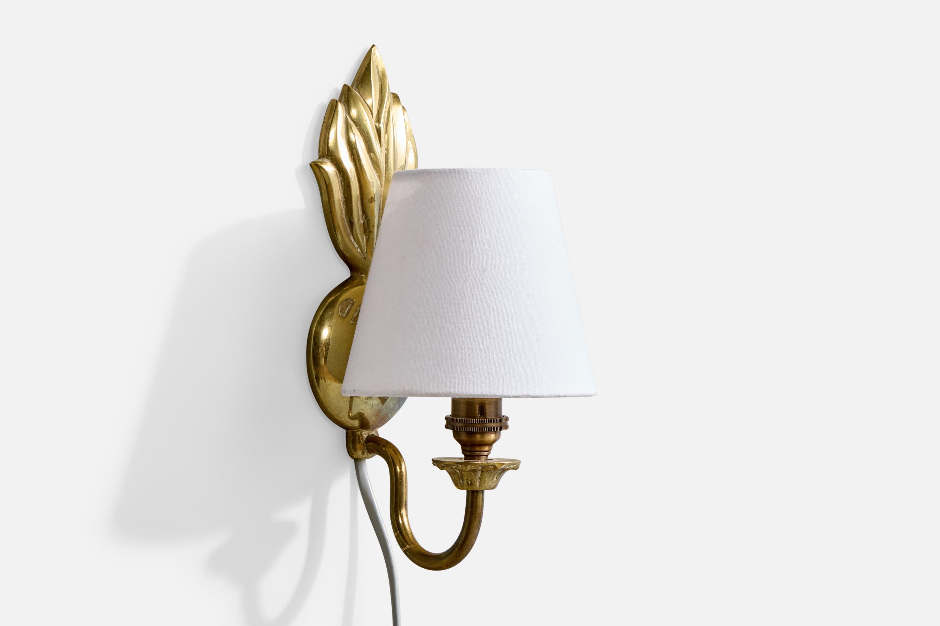 Suédois Swedish Designer, Wall Lights, Brass, Fabric, Sweden, 1940s en vente