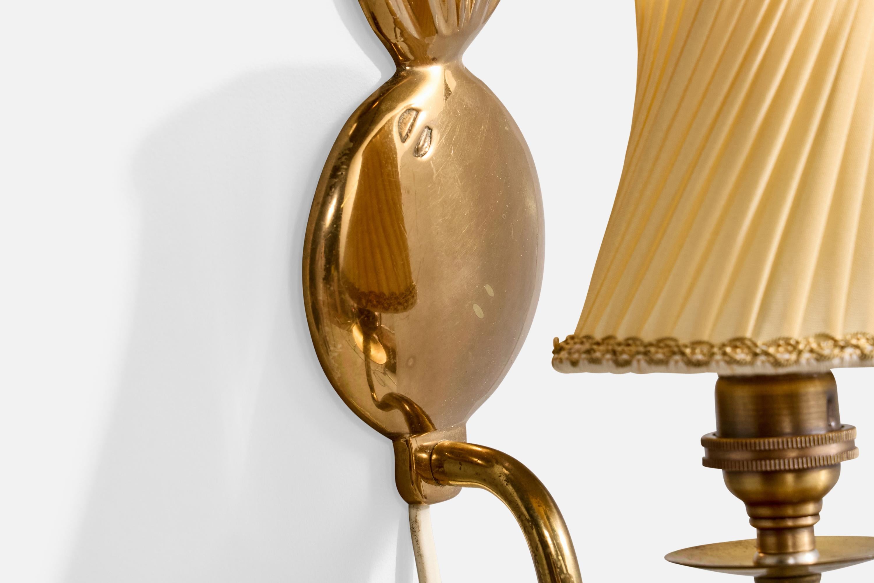 Laiton Designer suédois, Lights murales, laiton, tissu, Suède, années 1940 en vente