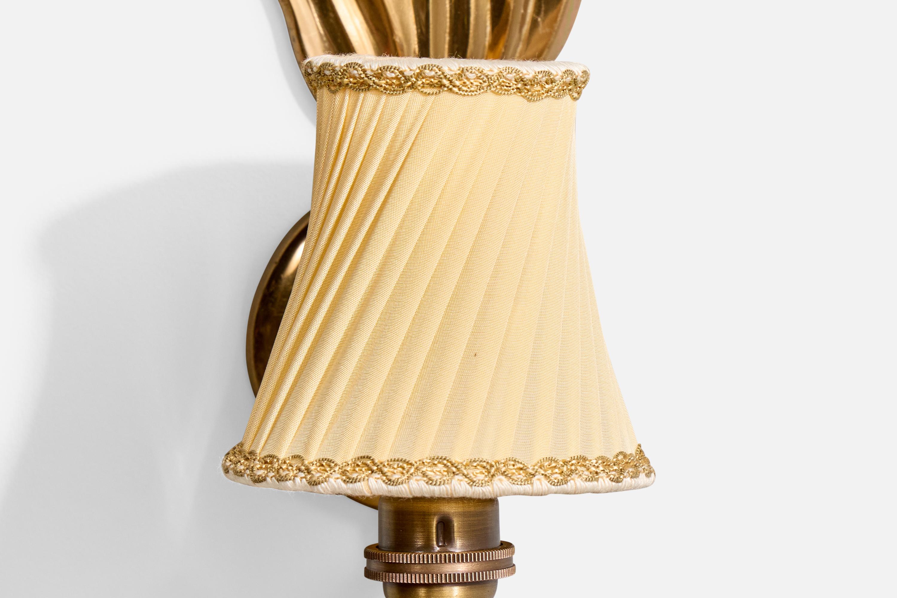 Designer suédois, Lights murales, laiton, tissu, Suède, années 1940 en vente 2
