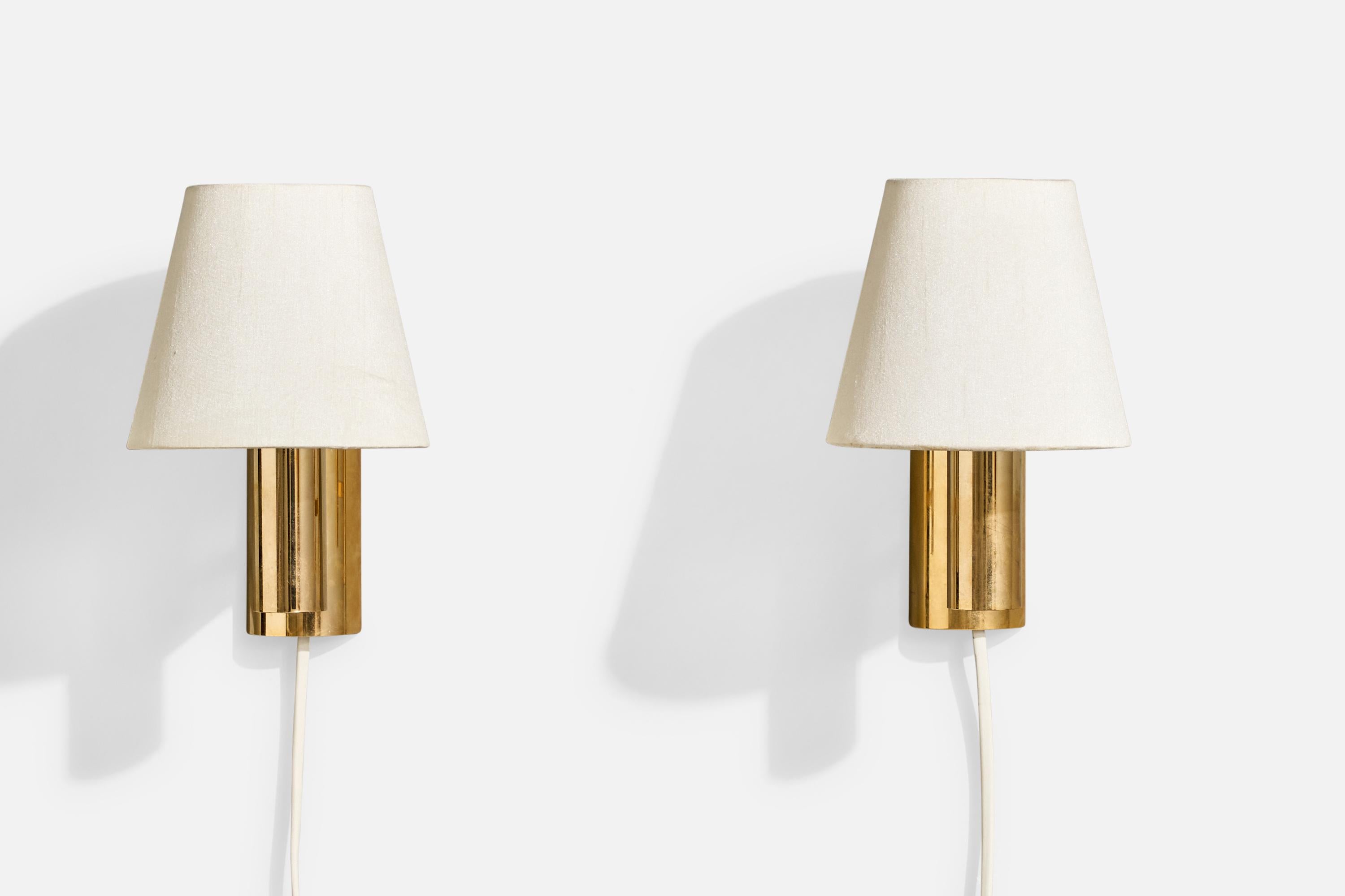 Mid-Century Modern Designer suédois, Lights murales, laiton, tissu, Suède, années 1950 en vente