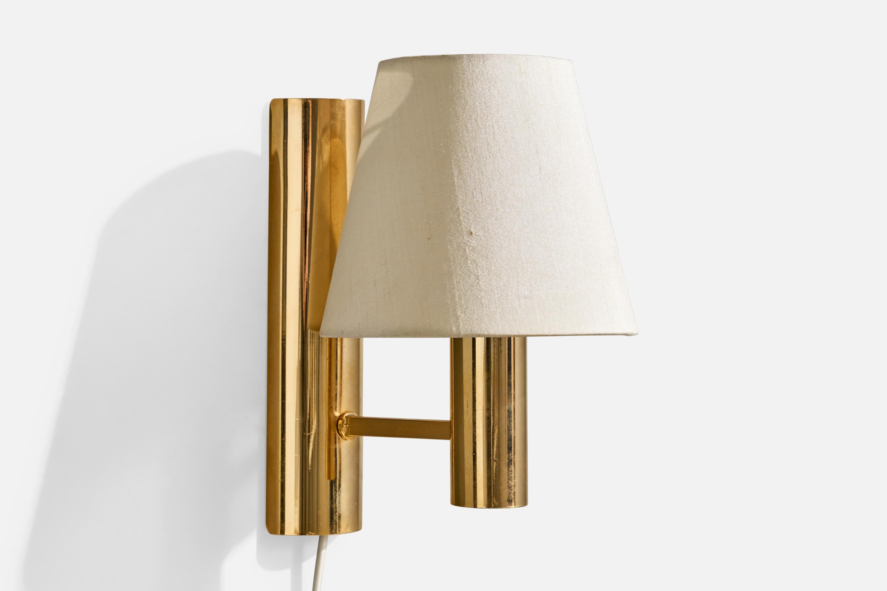 Suédois Designer suédois, Lights murales, laiton, tissu, Suède, années 1950 en vente