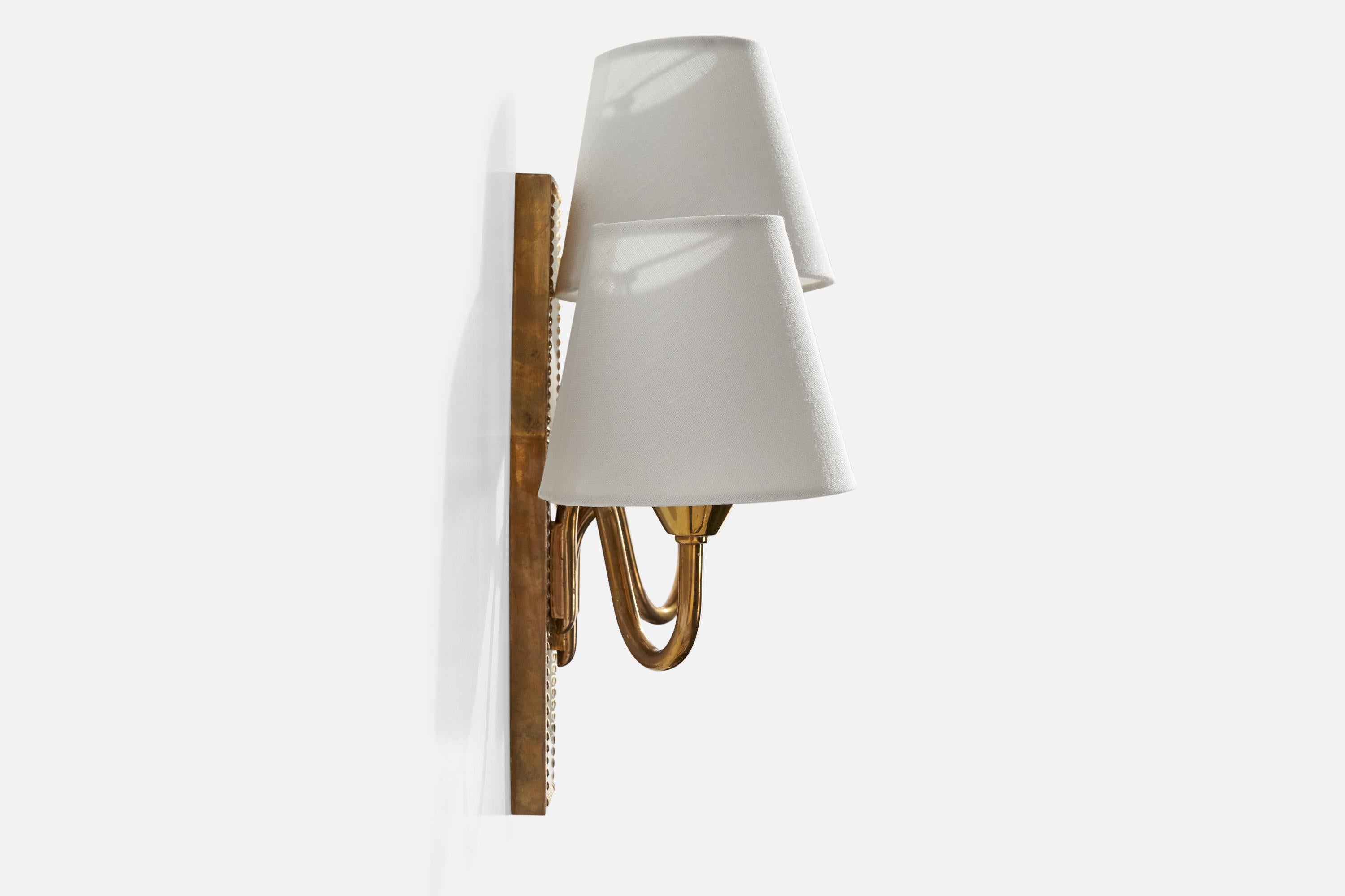 Milieu du XXe siècle Designer suédois, Lights murales, laiton, tissu, Suède, années 1950 en vente