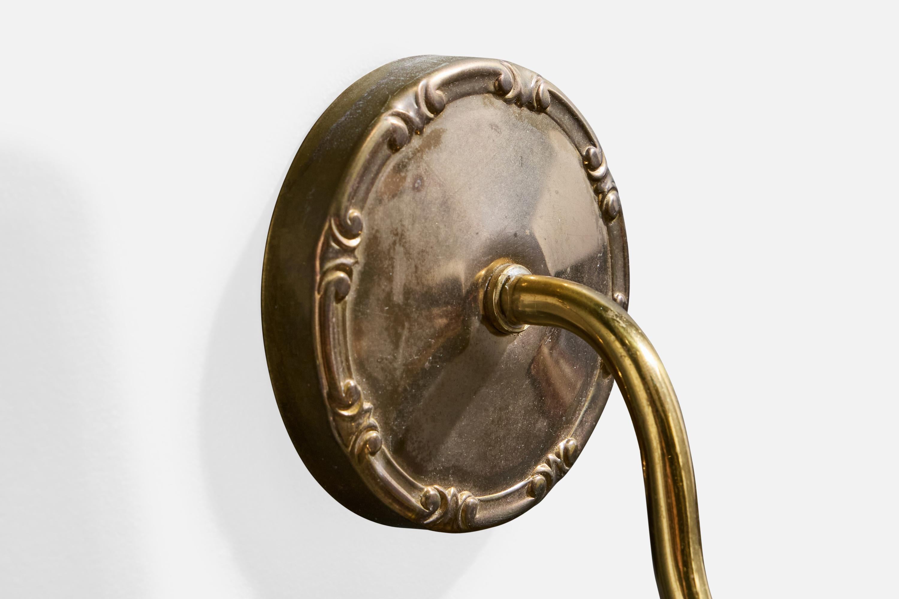 Milieu du XXe siècle Designer suédois, Lights murales, laiton, tissu, Suède, années 1950 en vente