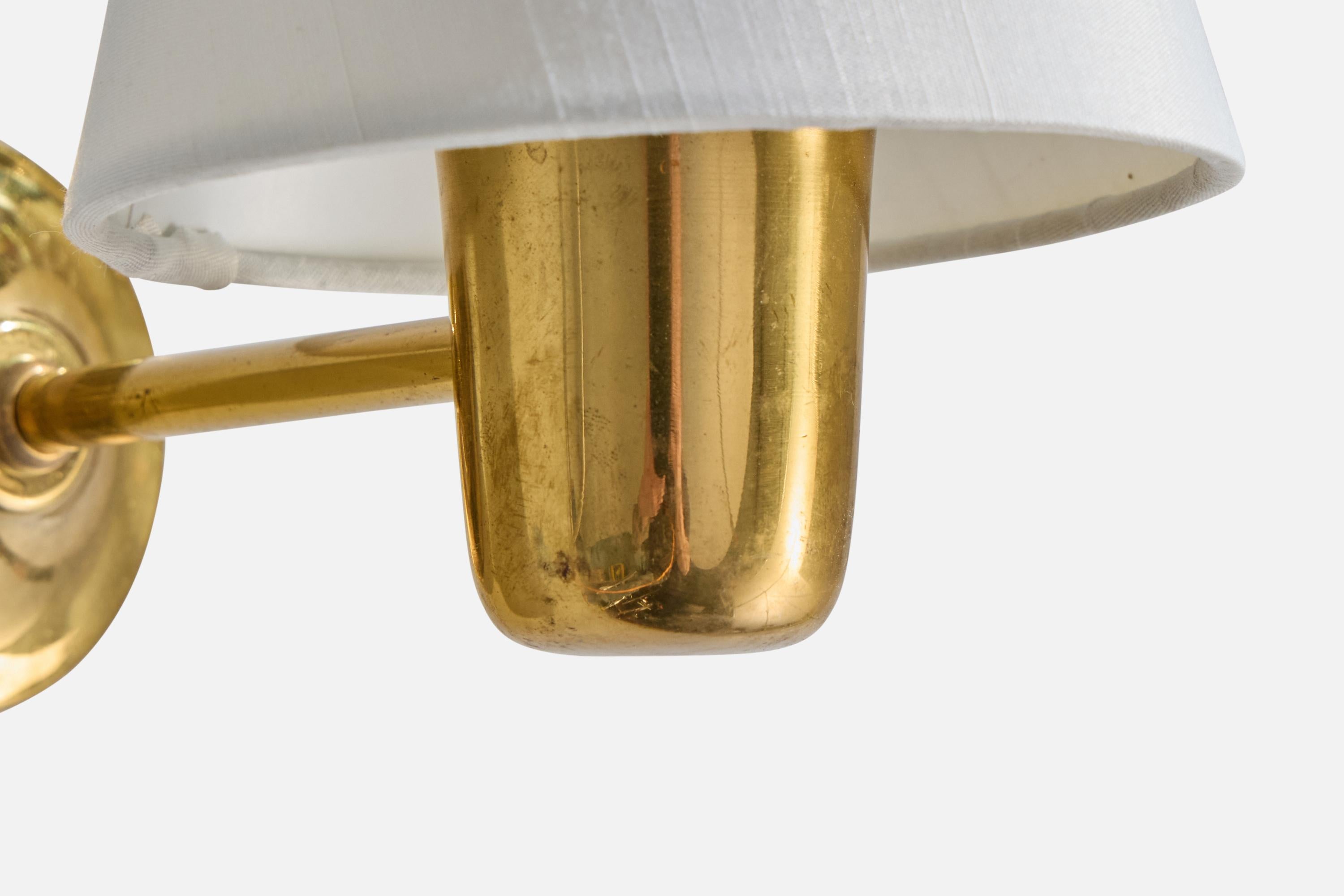 Laiton Designer suédois, Lights murales, laiton, tissu, Suède, années 1950 en vente