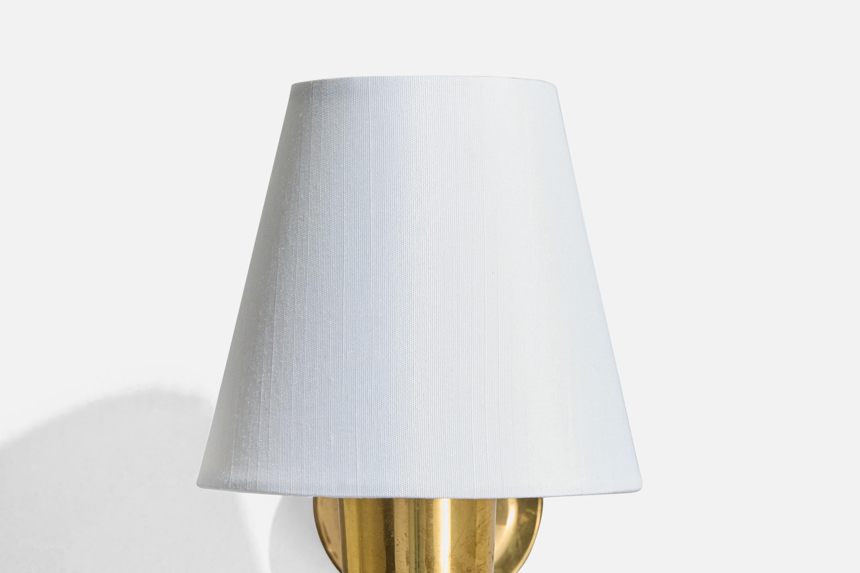 Designer suédois, Lights murales, laiton, tissu, Suède, années 1950 en vente 1