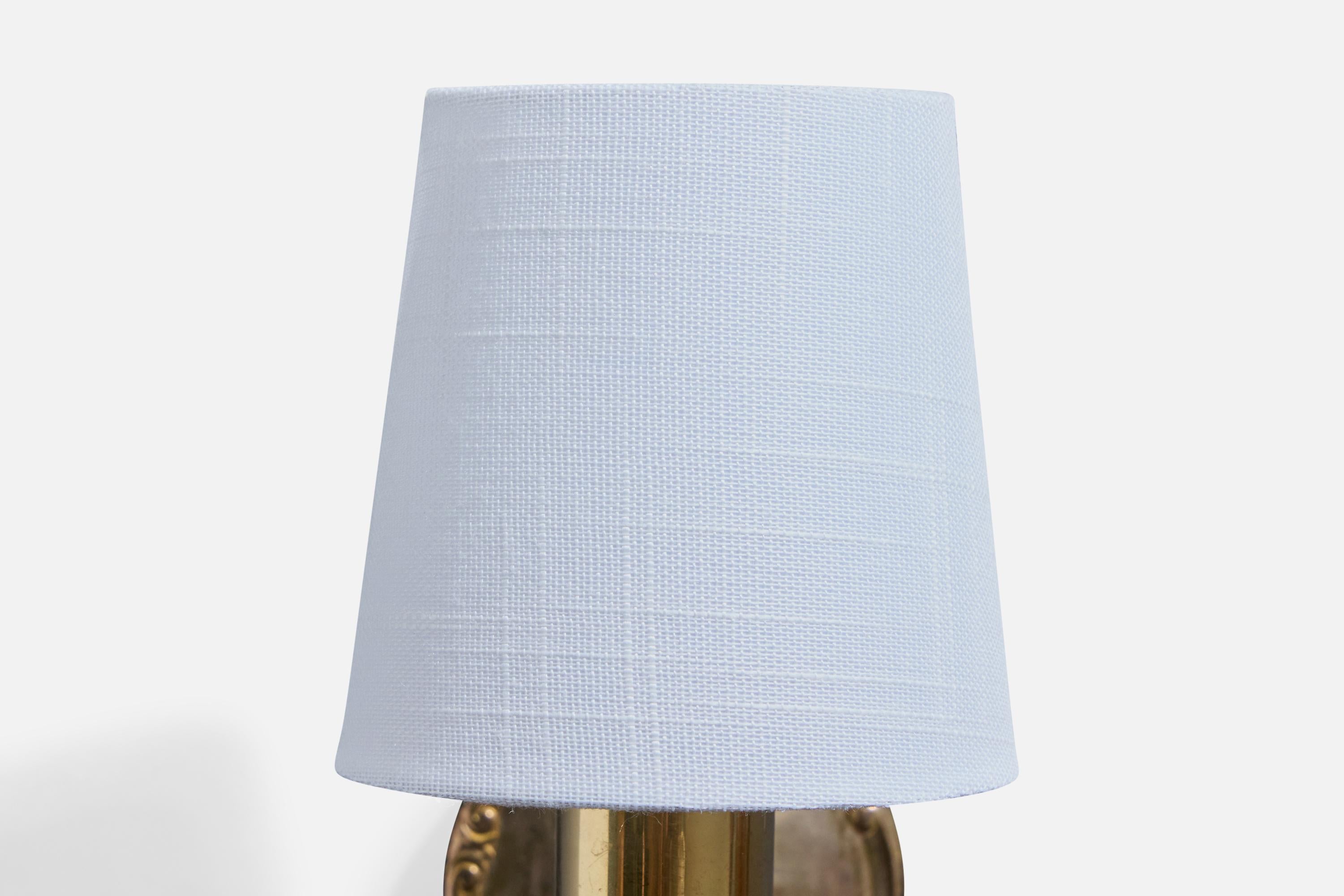 Designer suédois, Lights murales, laiton, tissu, Suède, années 1950 en vente 1