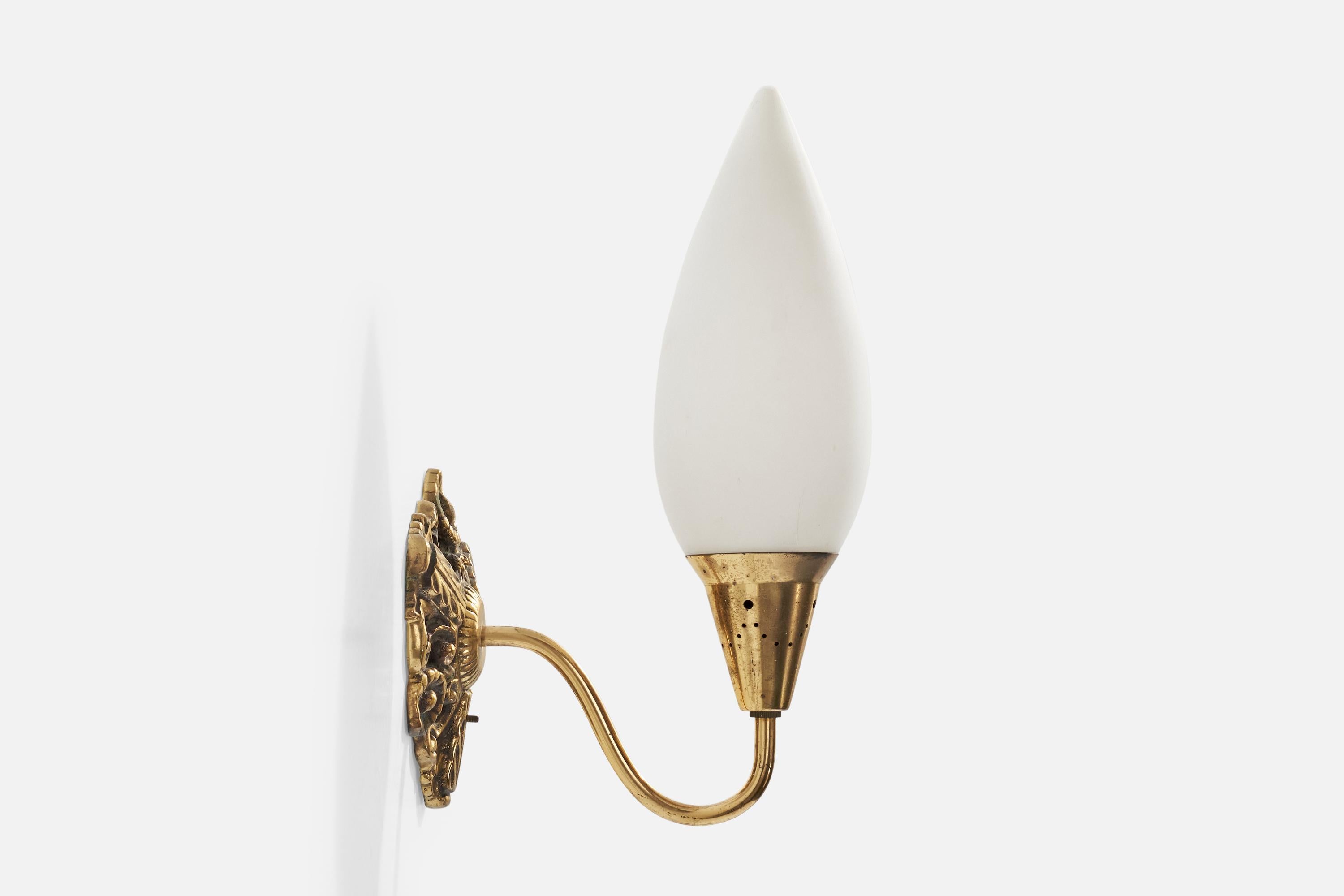 Design/One, Lights, laiton, verre, Suède, années 1940 Bon état - En vente à High Point, NC
