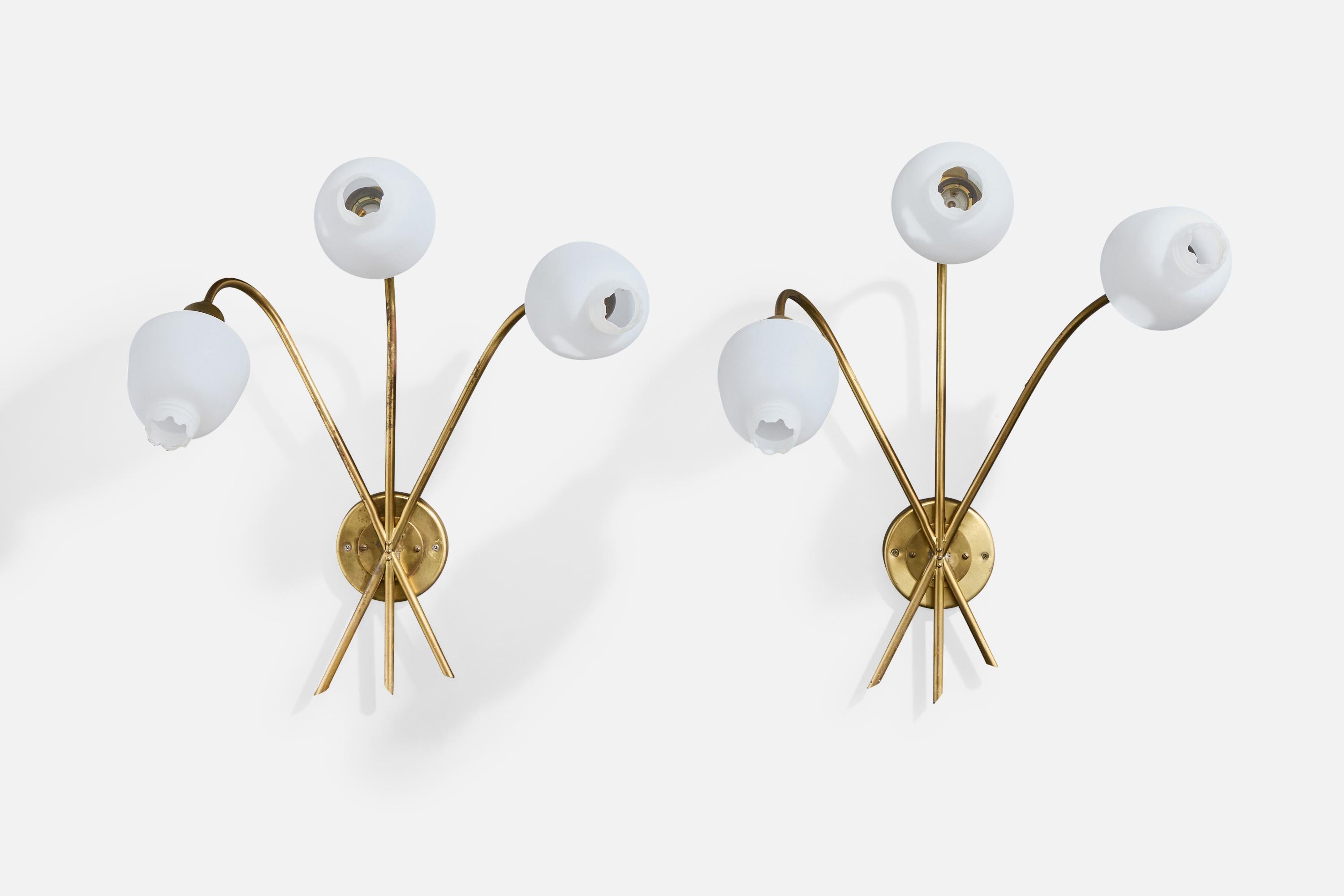 Scandinave moderne Design/One, Lights, laiton, verre, Suède, années 1950 en vente