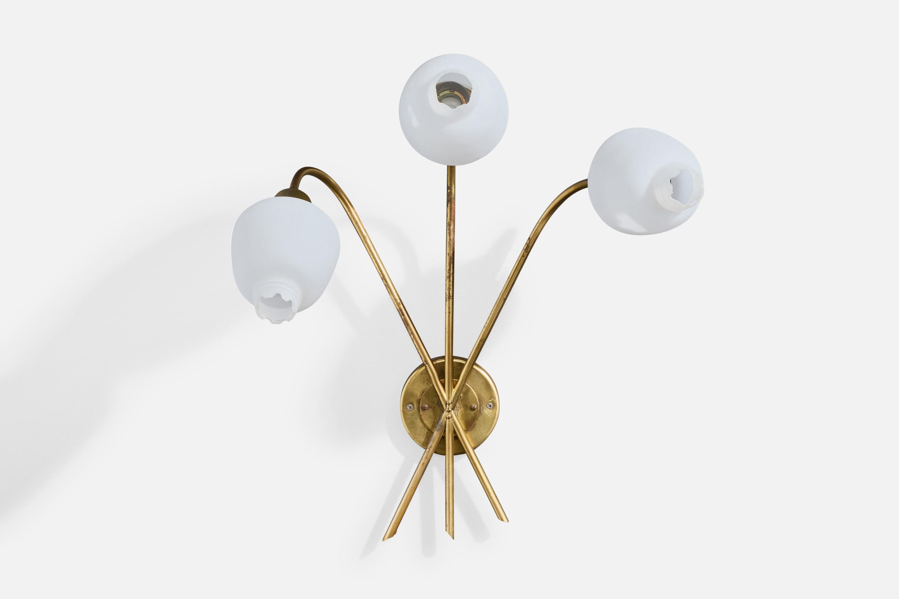 Suédois Design/One, Lights, laiton, verre, Suède, années 1950 en vente