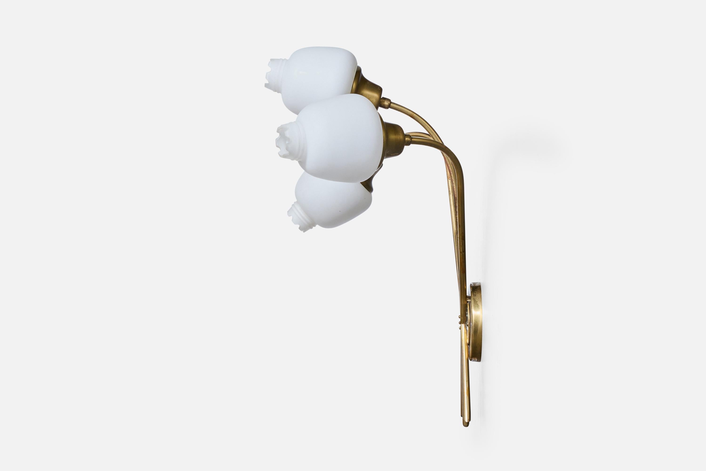 Design/One, Lights, laiton, verre, Suède, années 1950 Bon état - En vente à High Point, NC