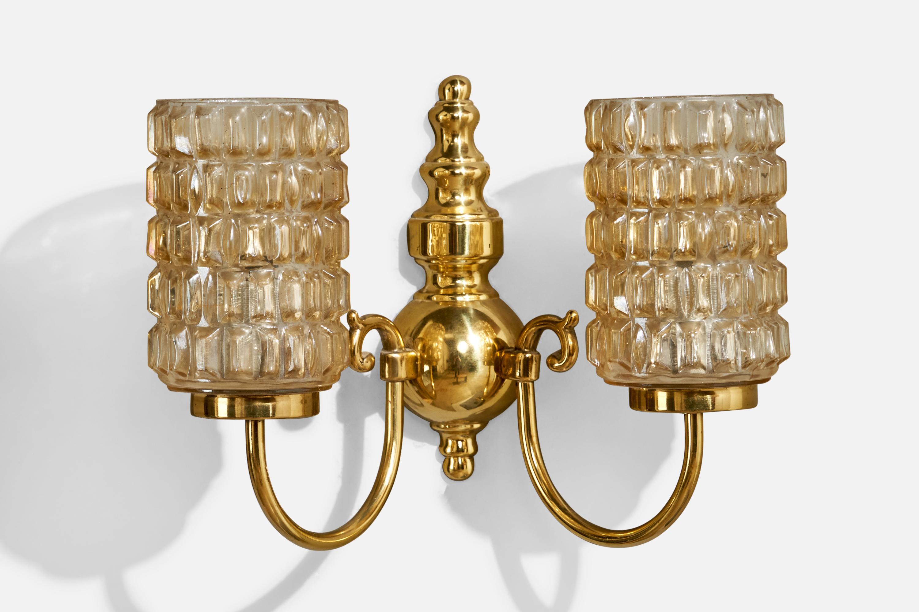 Suédois Design/One, Lights, laiton, verre, Suède, années 1960 en vente