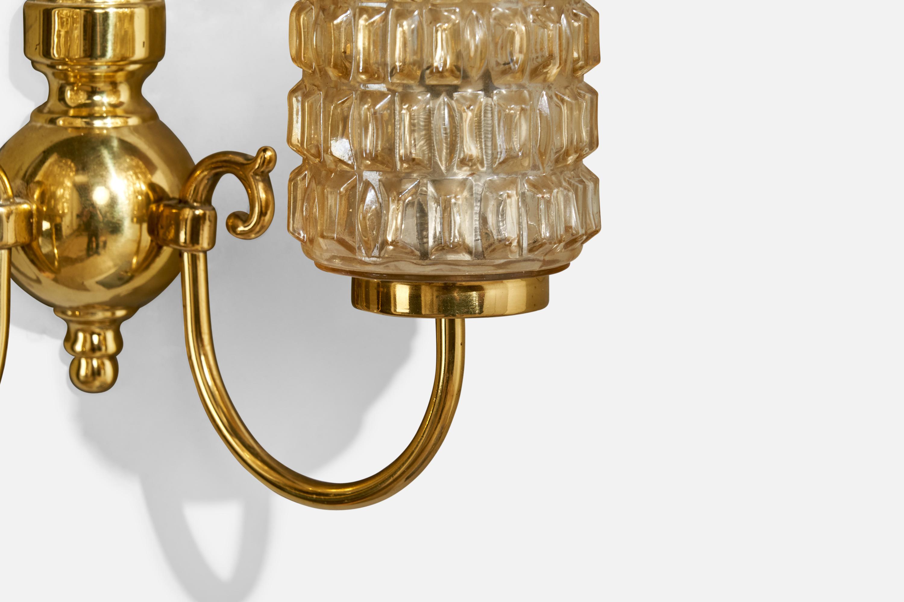 Milieu du XXe siècle Design/One, Lights, laiton, verre, Suède, années 1960 en vente