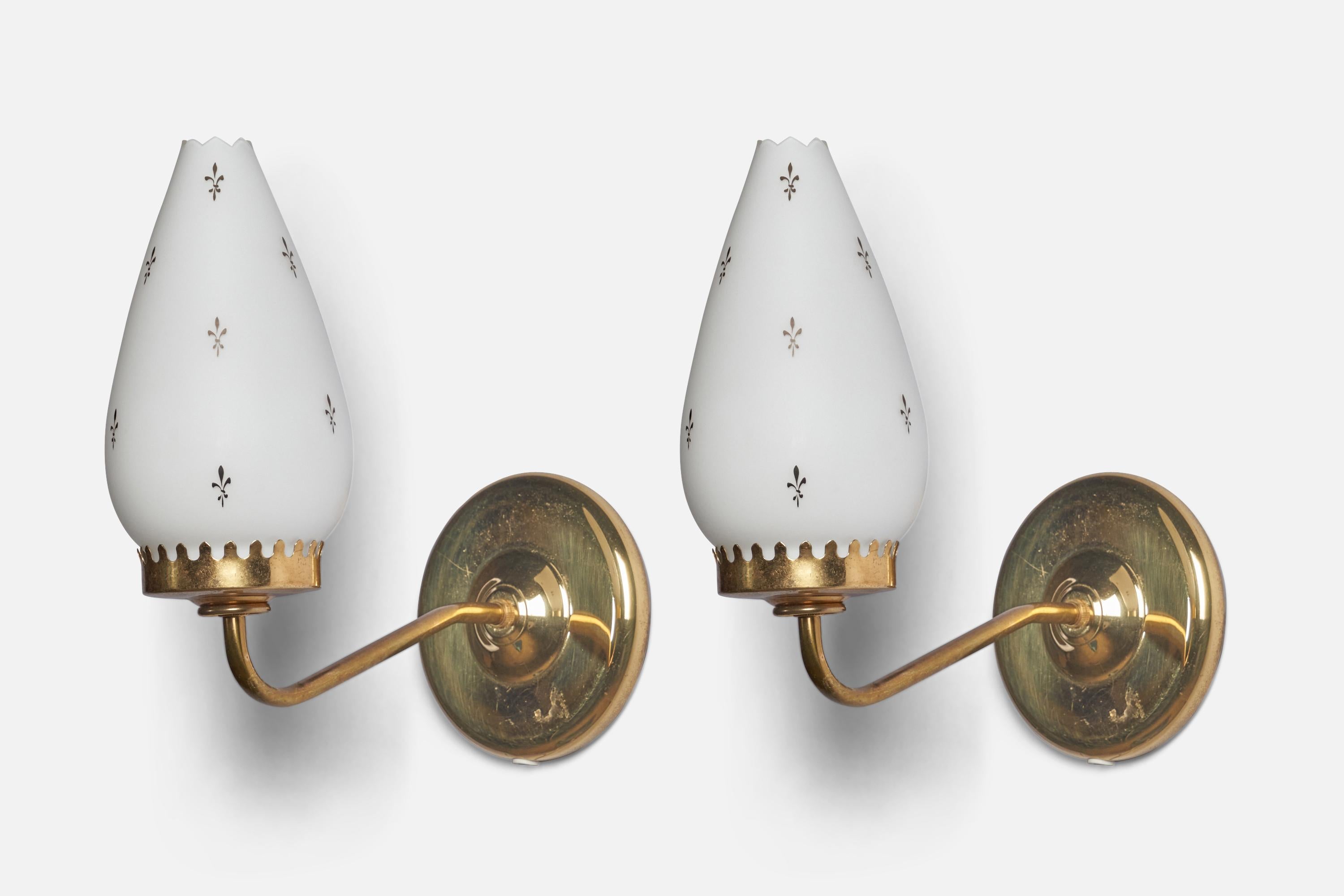 Swedish Designer, Wall Lights, Brass, Glass, Sweden 1970s In Good Condition For Sale In High Point, NC