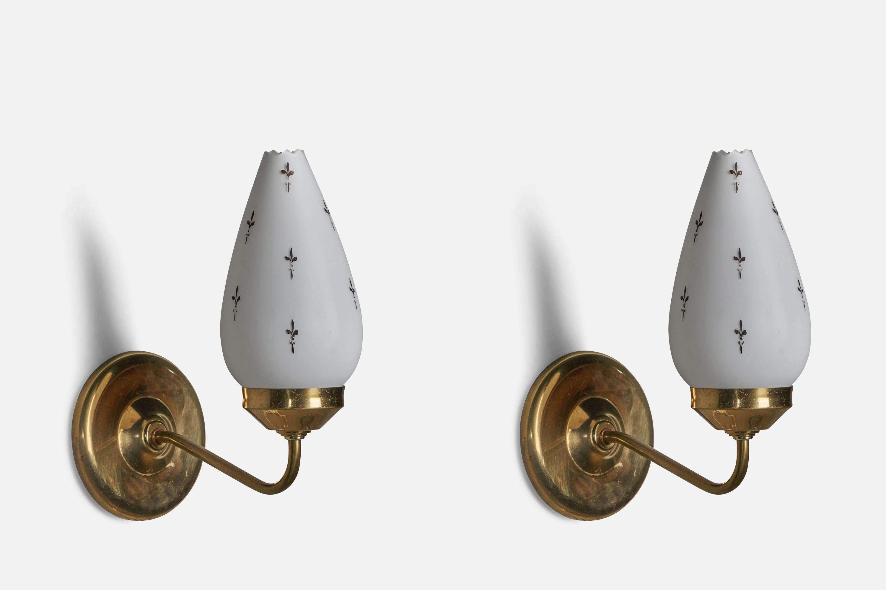 Swedish Designer, Wall Lights, Brass, Glass, Sweden, 1970s In Good Condition For Sale In High Point, NC