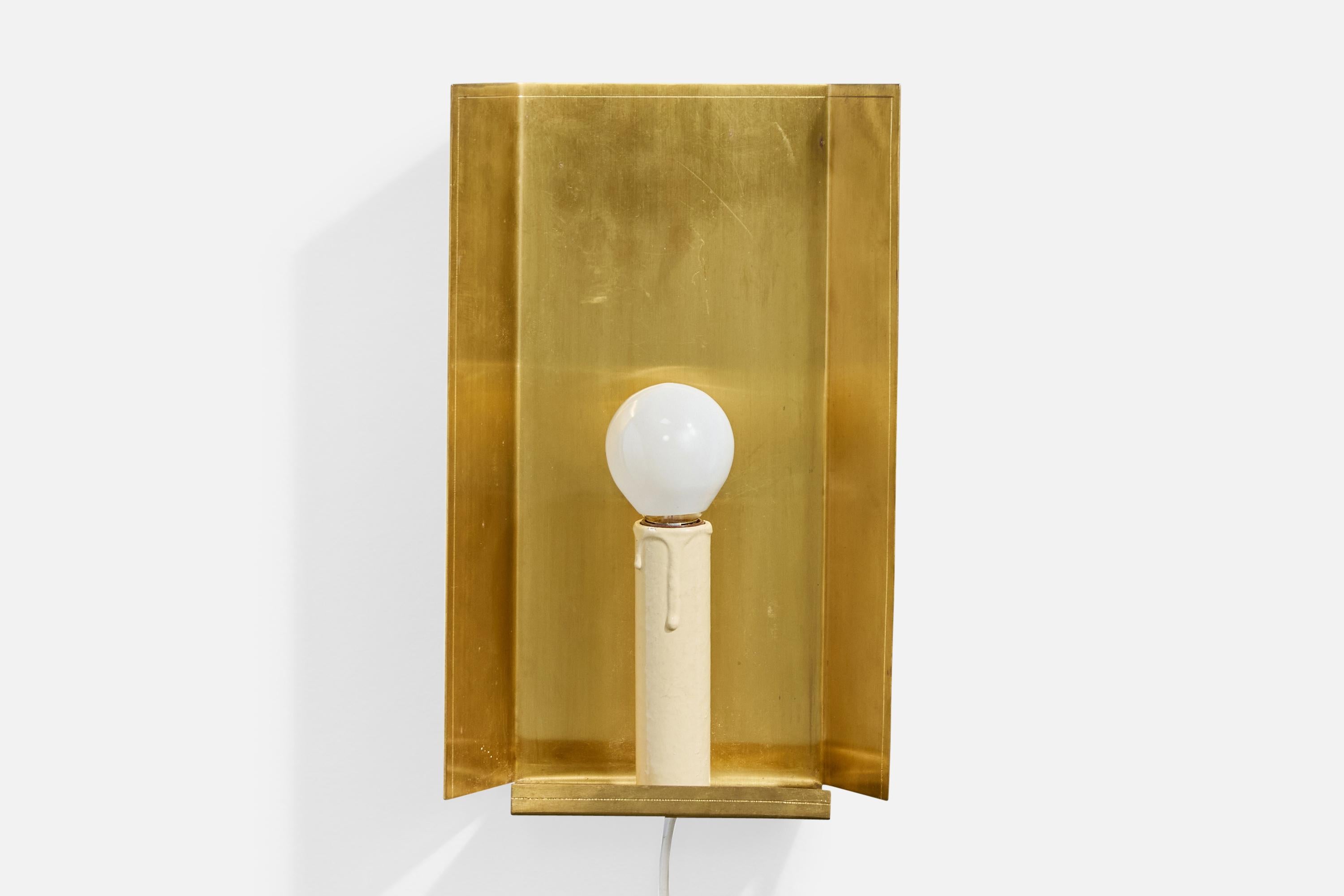 Diseñador sueco, apliques de pared, latón, plástico, Suecia, años 60 Sueco en venta