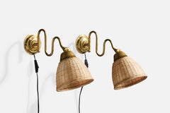 Diseñador sueco, apliques de pared, latón, ratán, Suecia, años 1940