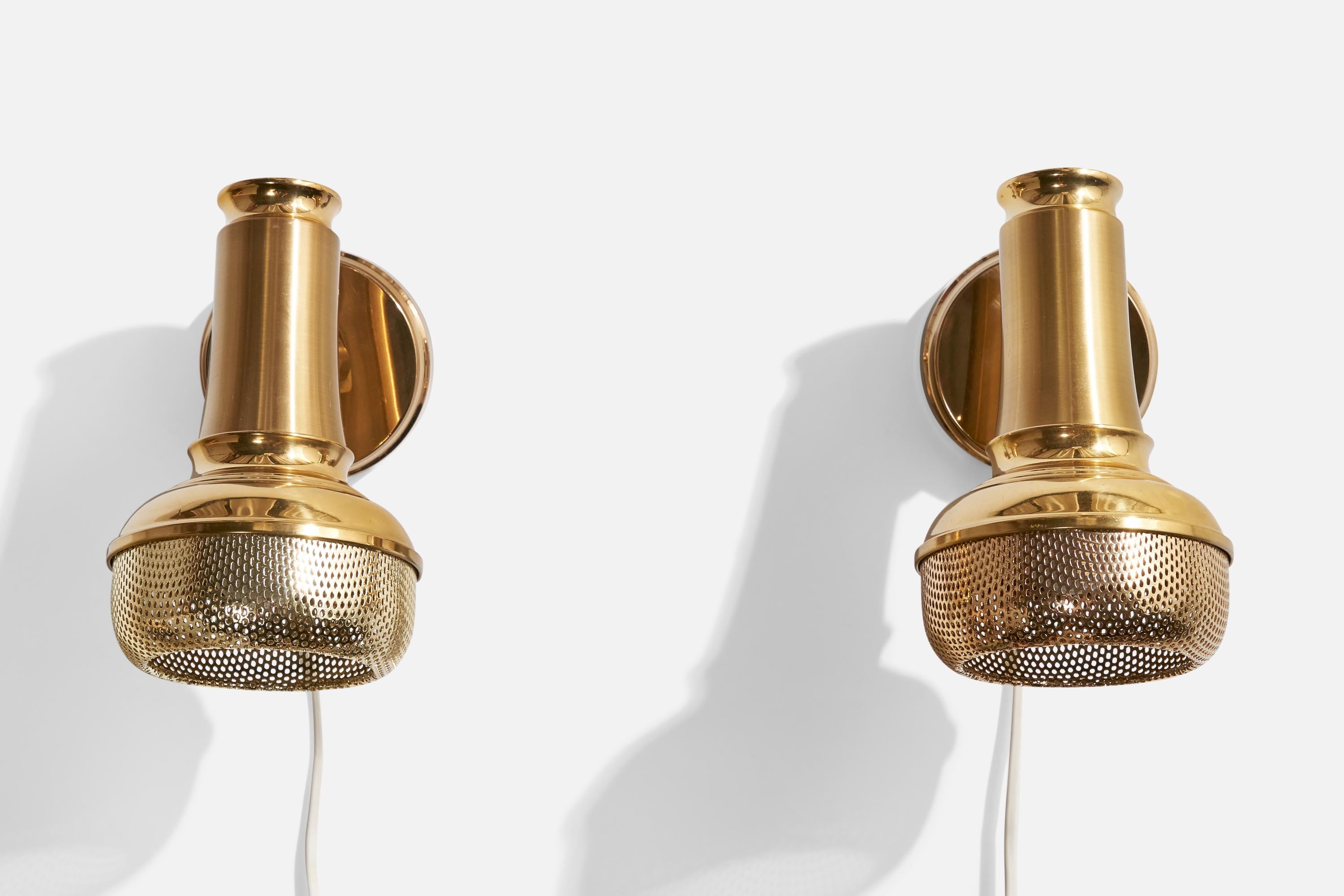 Suédois Design/One Lights, laiton, Suède, années 1980 en vente
