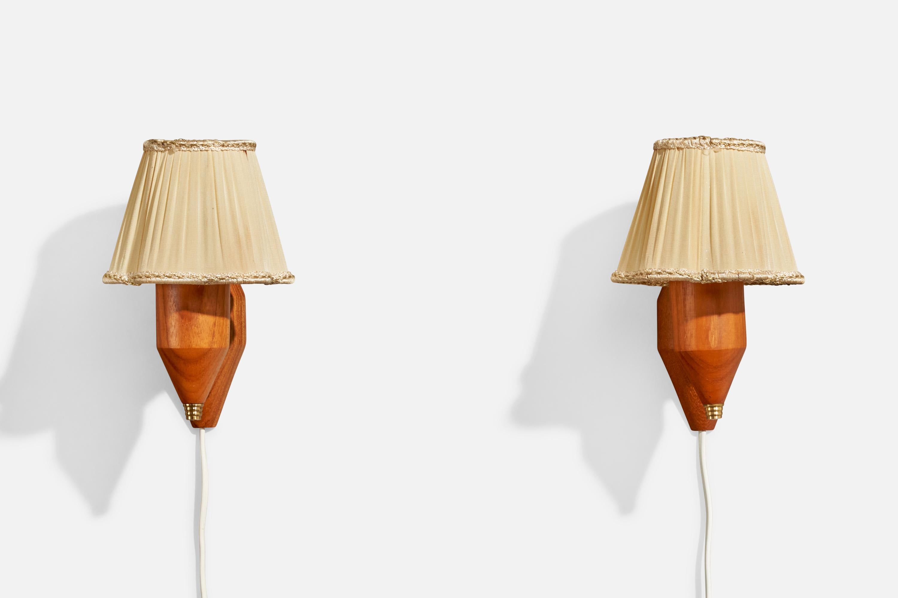 Scandinave moderne Design/One, Lights, laiton, teck, tissu, Suède, années 1950 en vente