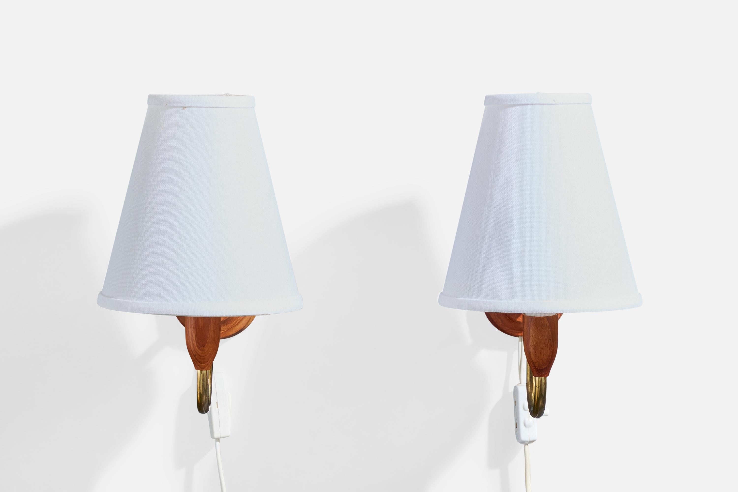 Scandinave moderne Design/One, Lights, laiton, teck, tissu, Suède, années 1950 en vente