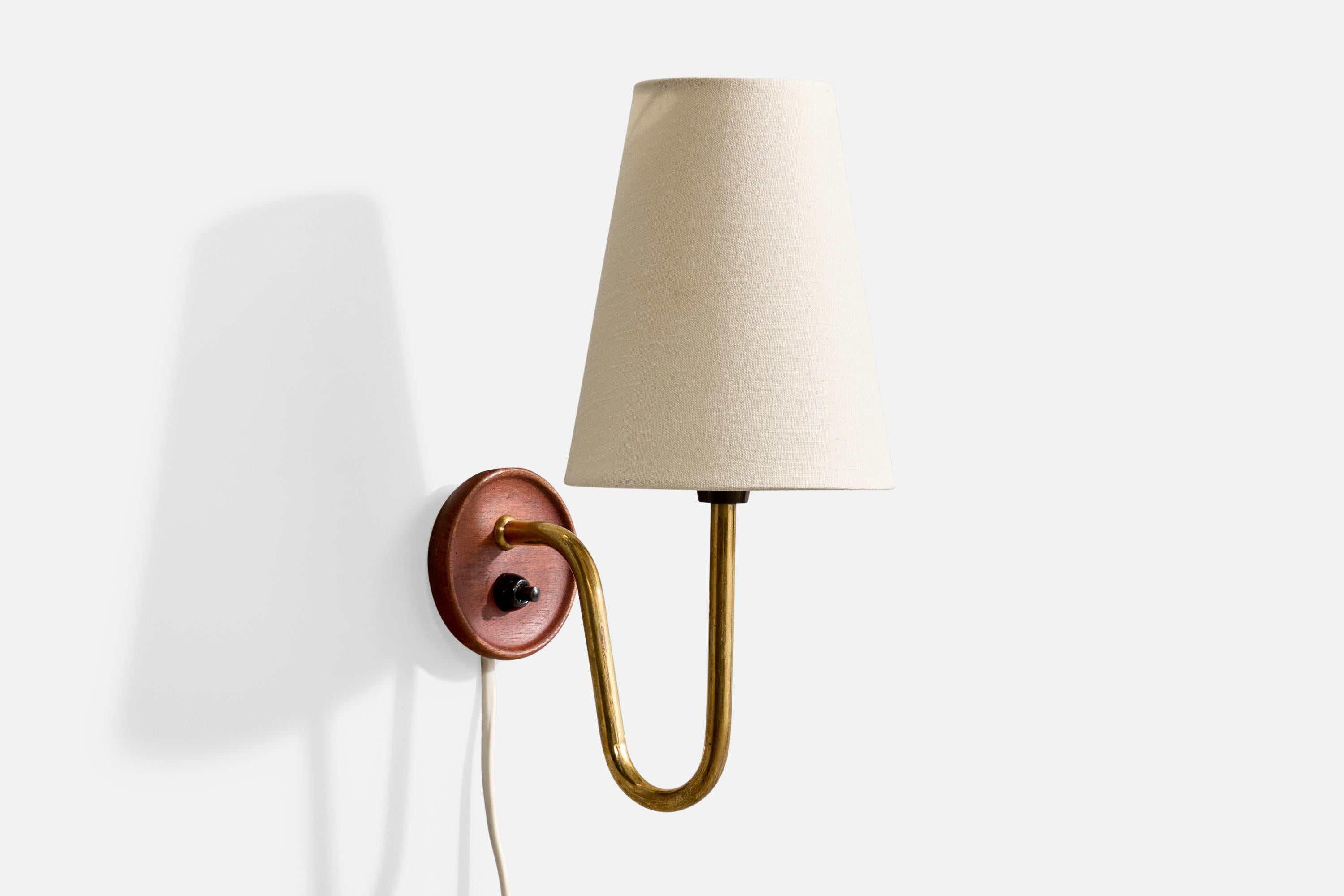 Svedese Design svedese, lampade da parete, ottone, teak, tessuto, Svezia, anni '50 in vendita