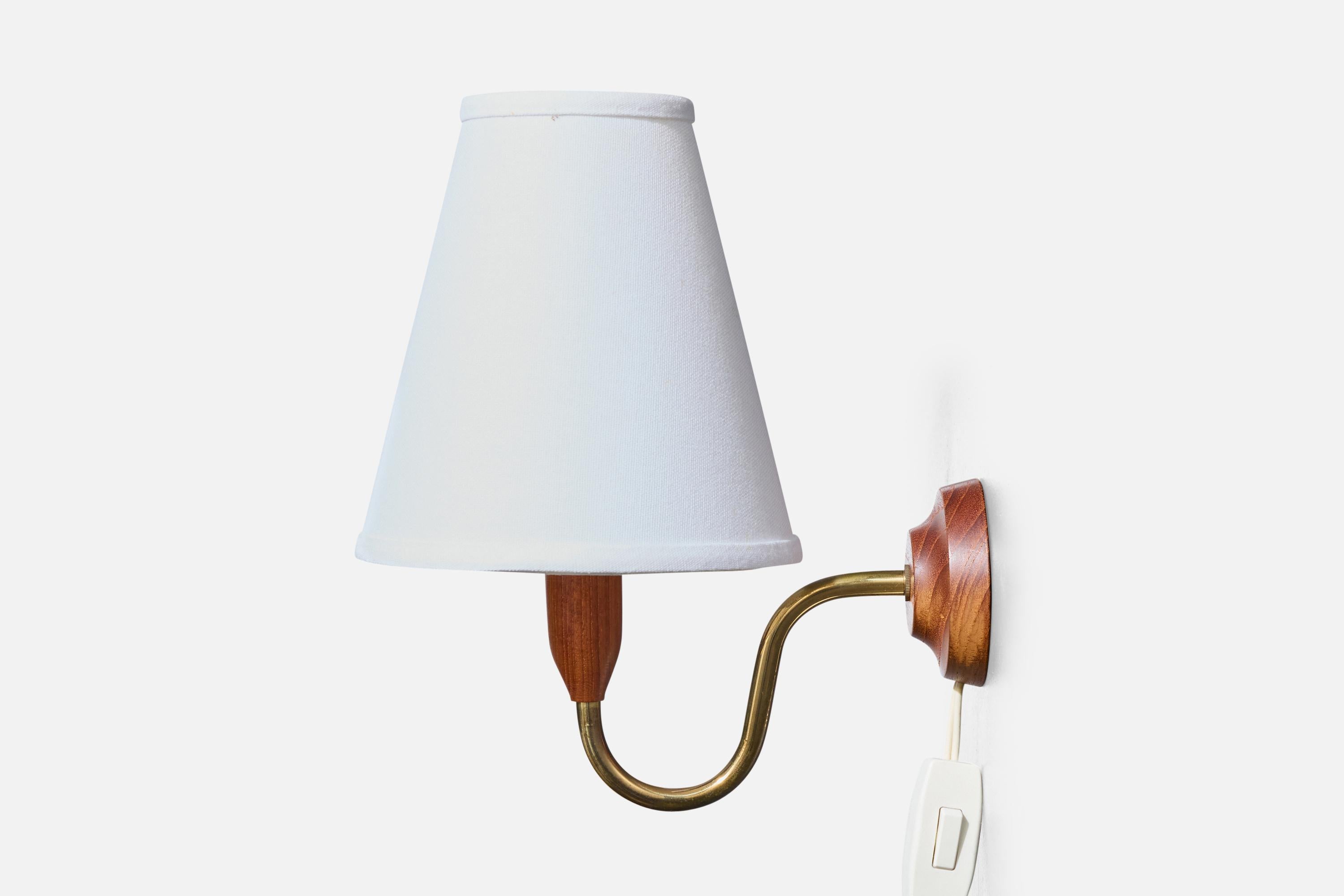 Design/One, Lights, laiton, teck, tissu, Suède, années 1950 Bon état - En vente à High Point, NC