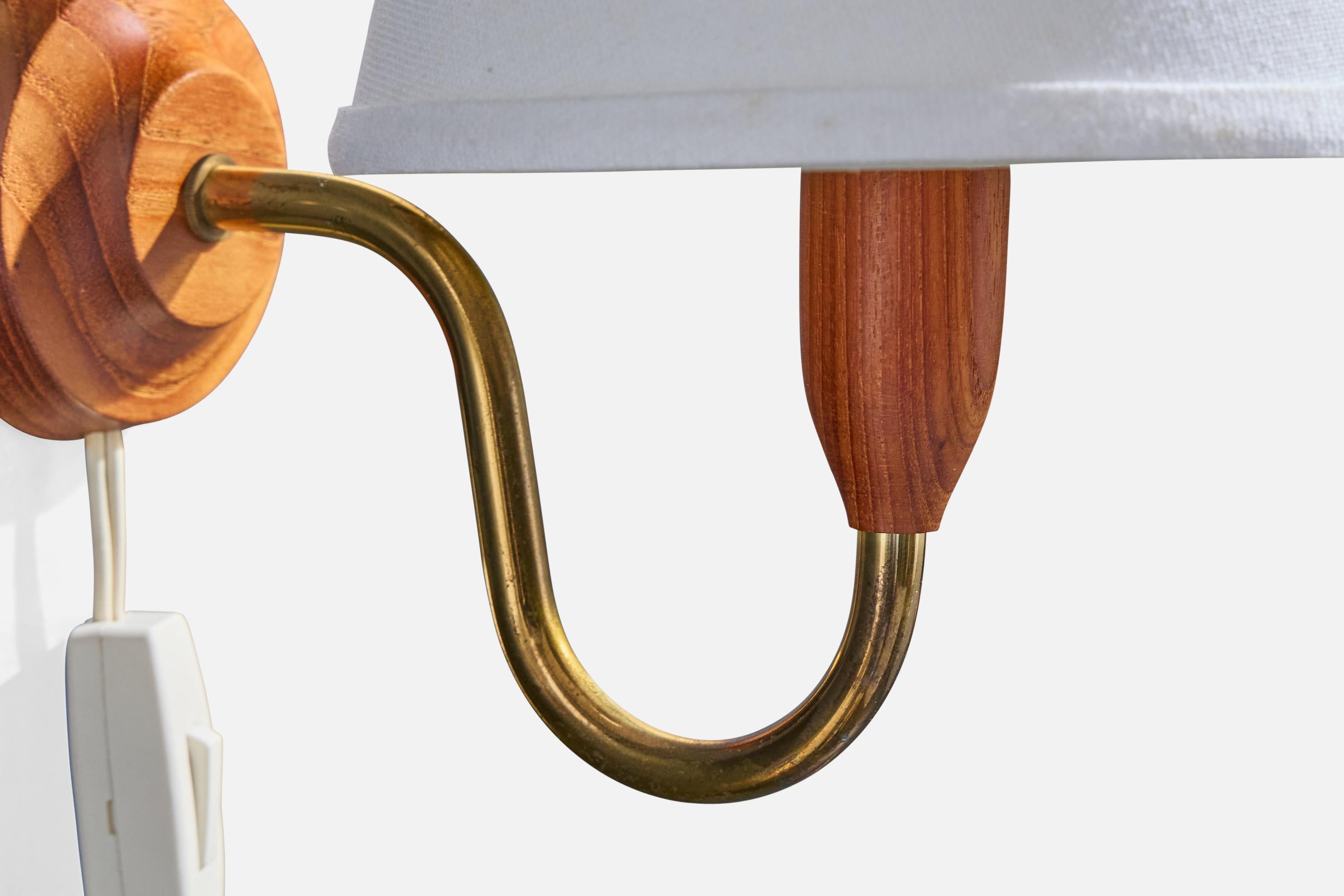 Laiton Design/One, Lights, laiton, teck, tissu, Suède, années 1950 en vente