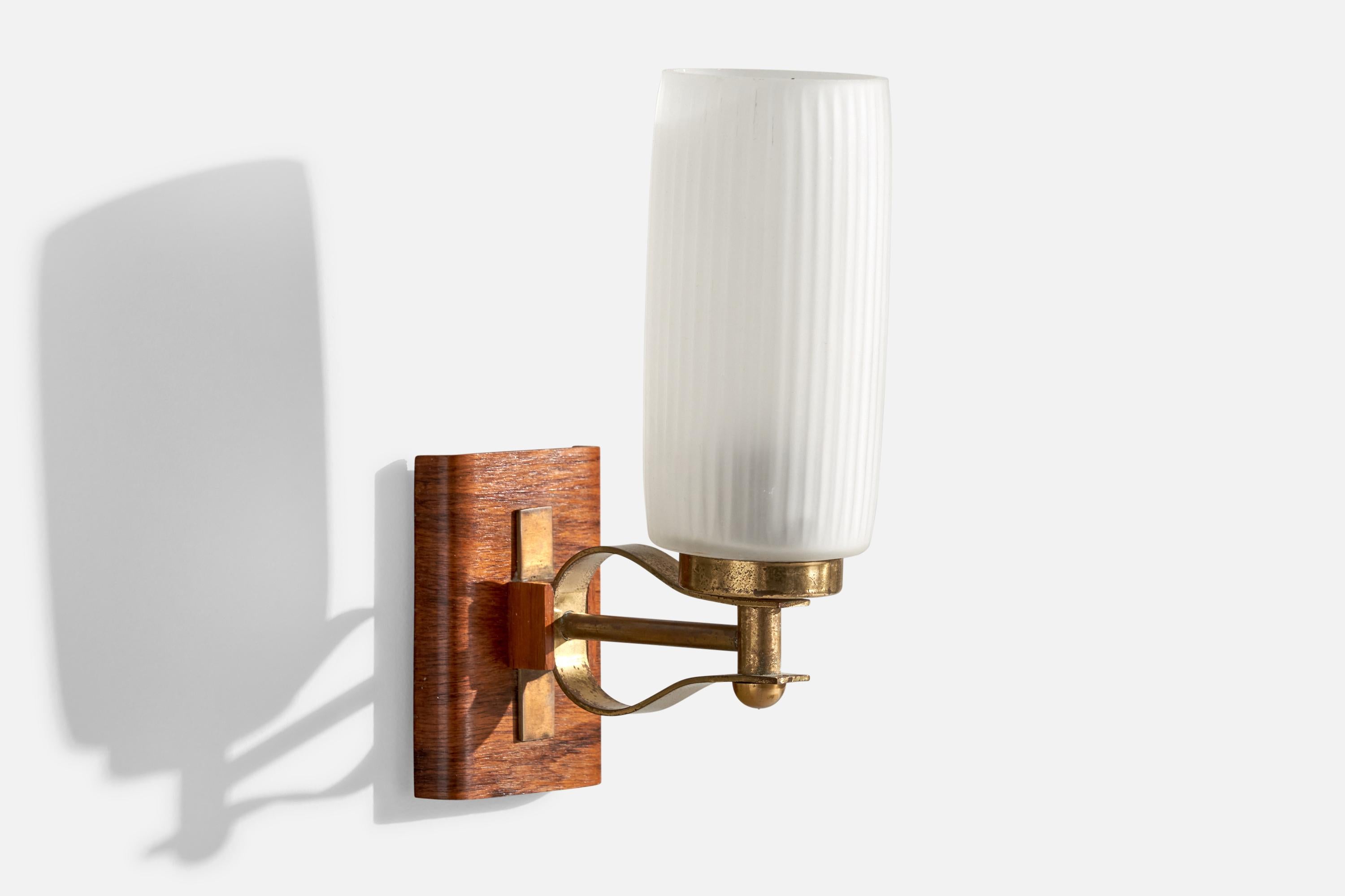 Suédois Design/One, Lights, laiton, teck, verre, Suède, années 1950 en vente