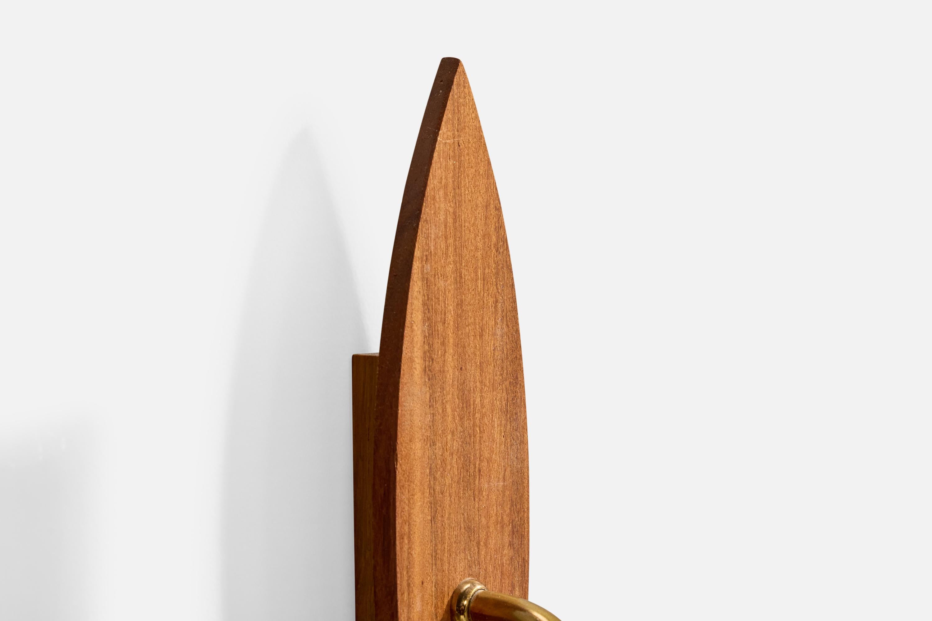 Milieu du XXe siècle Design/One, Lights, laiton, teck, verre, Suède, années 1950 en vente