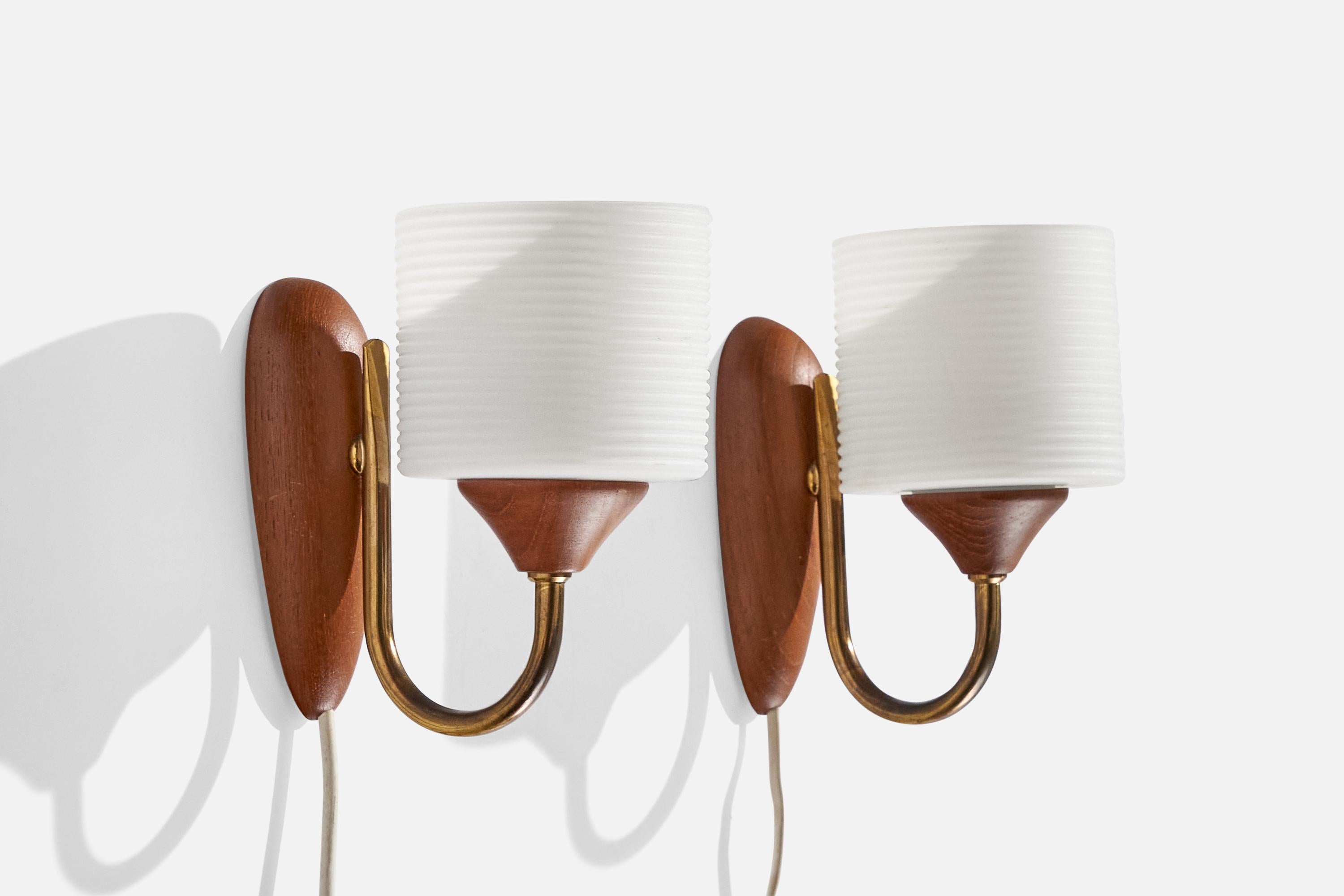 Design/One, Lights, laiton, teck, verre, Suède, années 1950 en vente 1