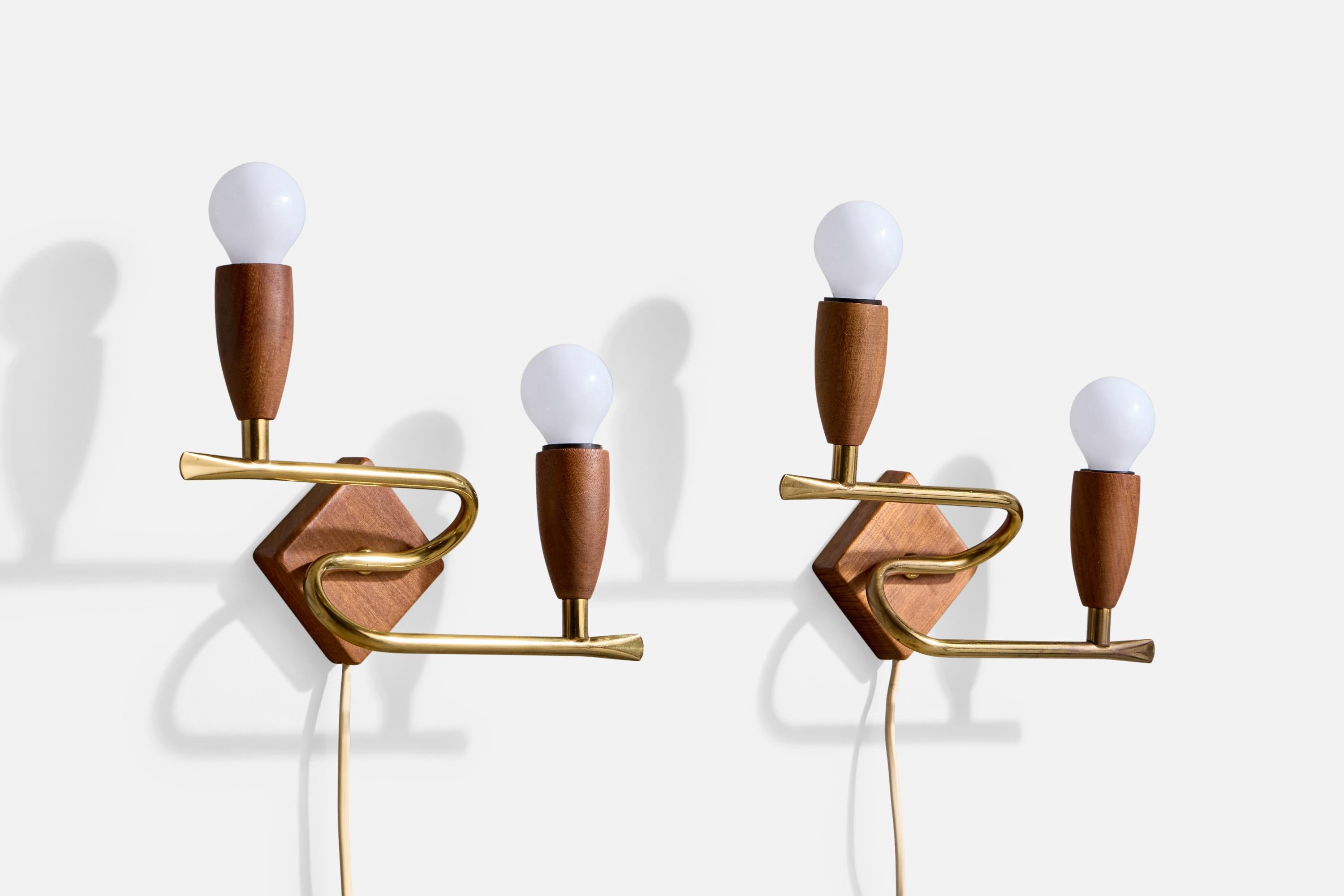 Schwedischer Designer, Wandleuchten, Messing, Teakholz, Schweden, 1950er Jahre (Moderne der Mitte des Jahrhunderts) im Angebot