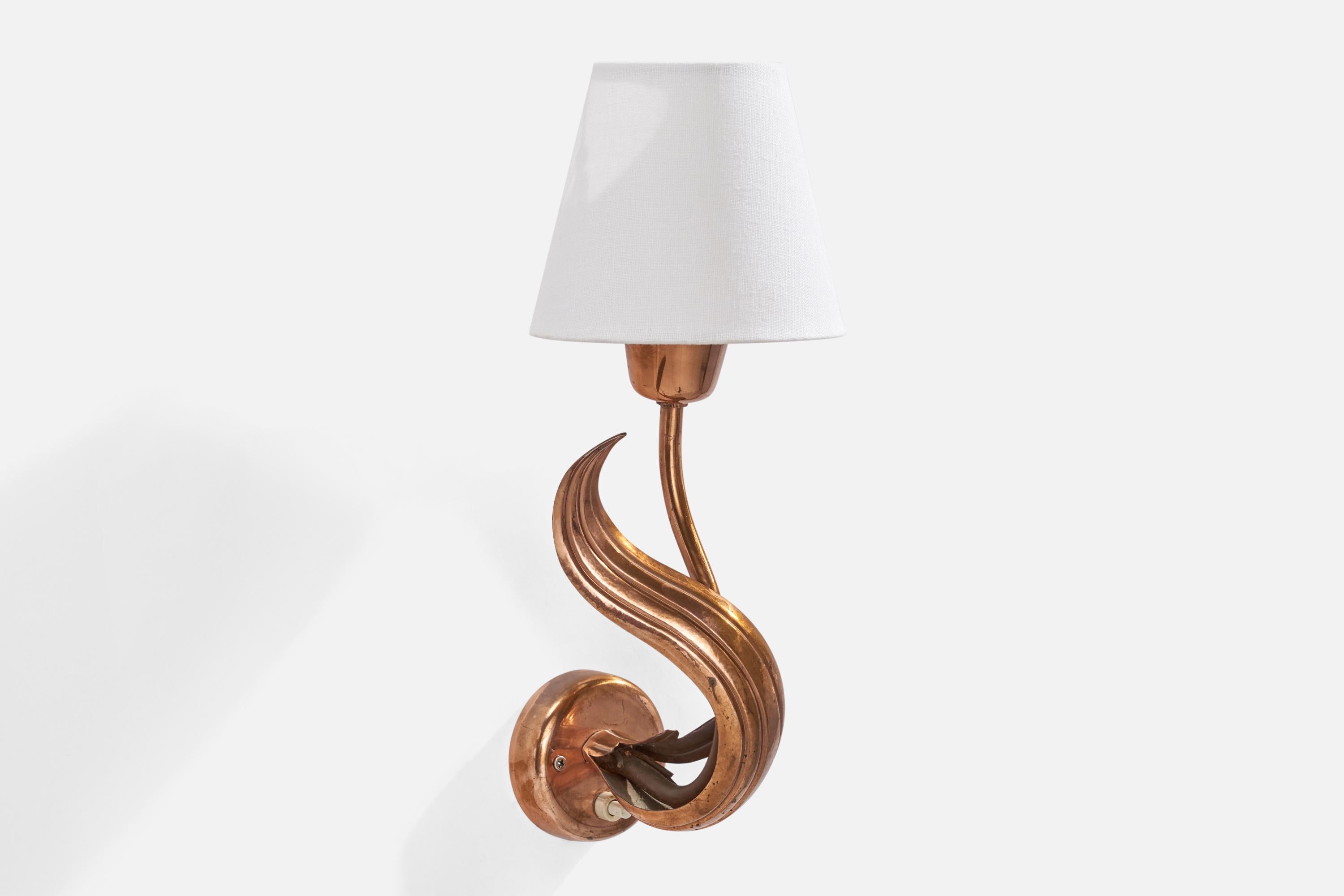 Svedese Designer svedese, lampade da parete, rame, tessuto, Svezia, anni '1940 in vendita