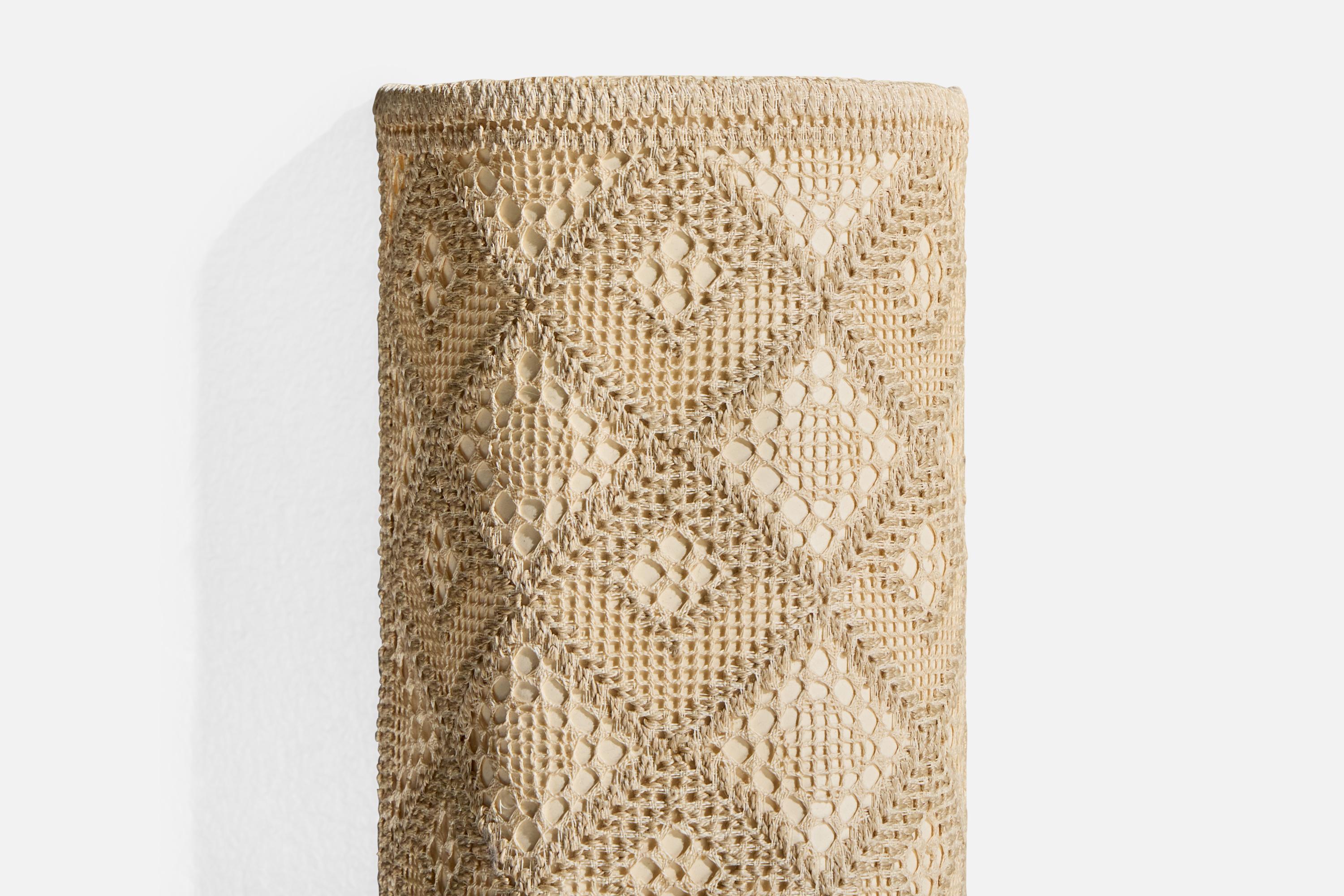 Métal Designer suédois, appliques murales, tissu, métal, Suède, années 1970 en vente