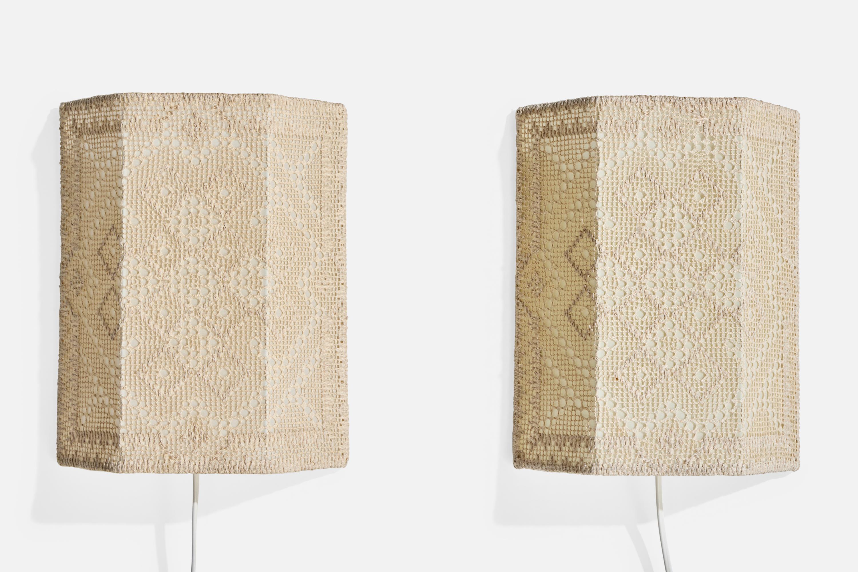 Mid-Century moderno Designer svedese, applique, tessuto, Svezia, anni '1960 in vendita