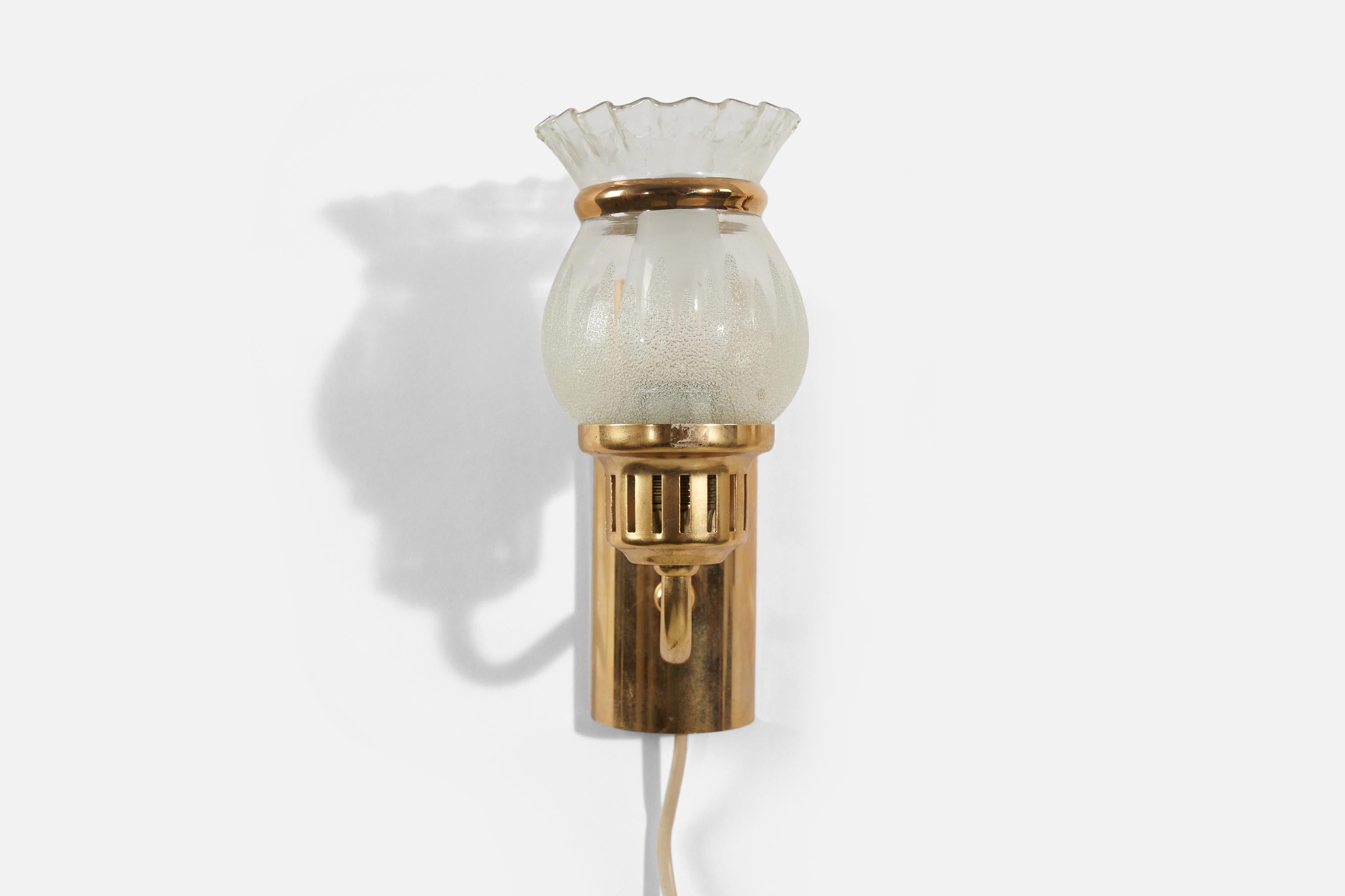 Swedish Designer, Wall Lights, Glass, Brass, Metal, Sweden, 1970s In Good Condition For Sale In High Point, NC