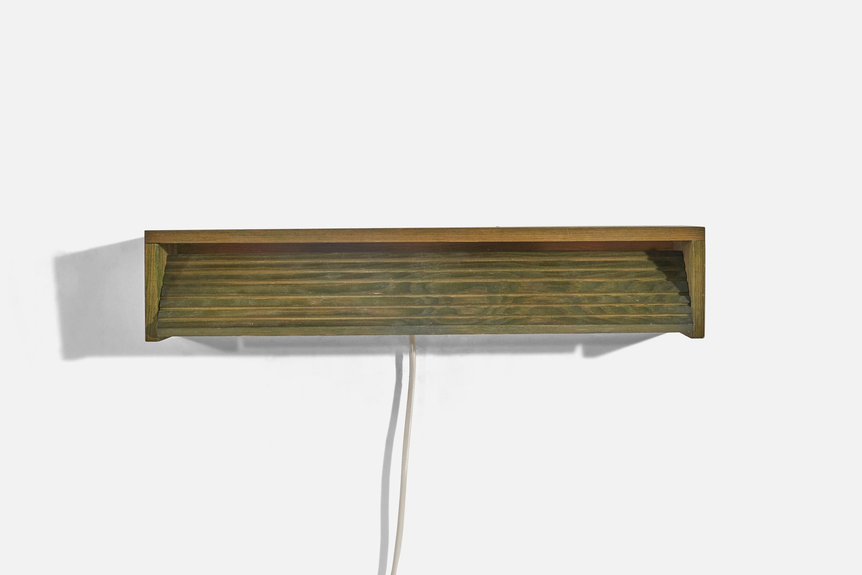 Post-Modern Swedish Designer, Wall Lights, Green Painted Pine, Sweden, C. 1970s For Sale