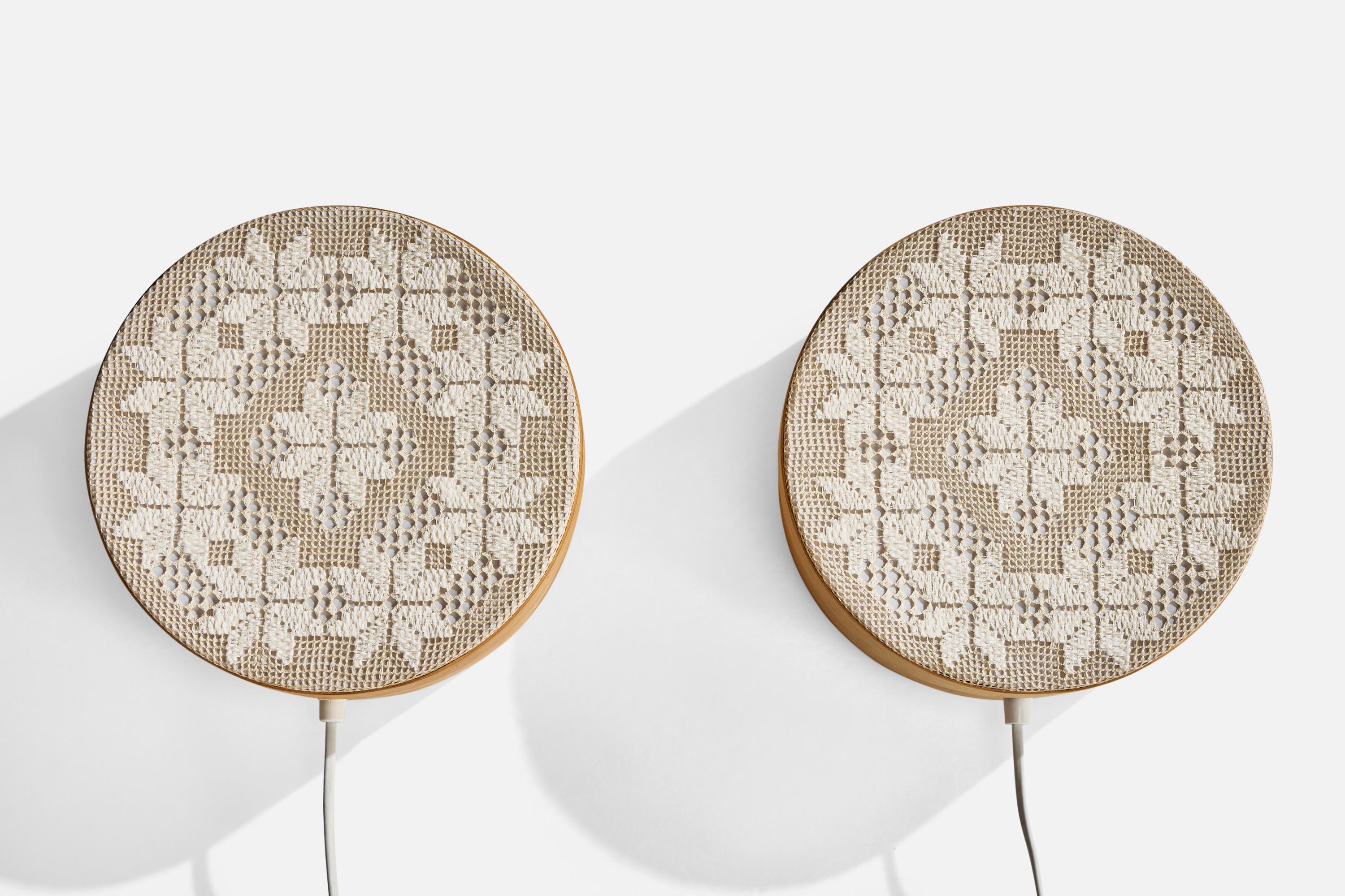 Suédois Designer suédois, Lights, Pin, Tissu, Suède, 1960 en vente