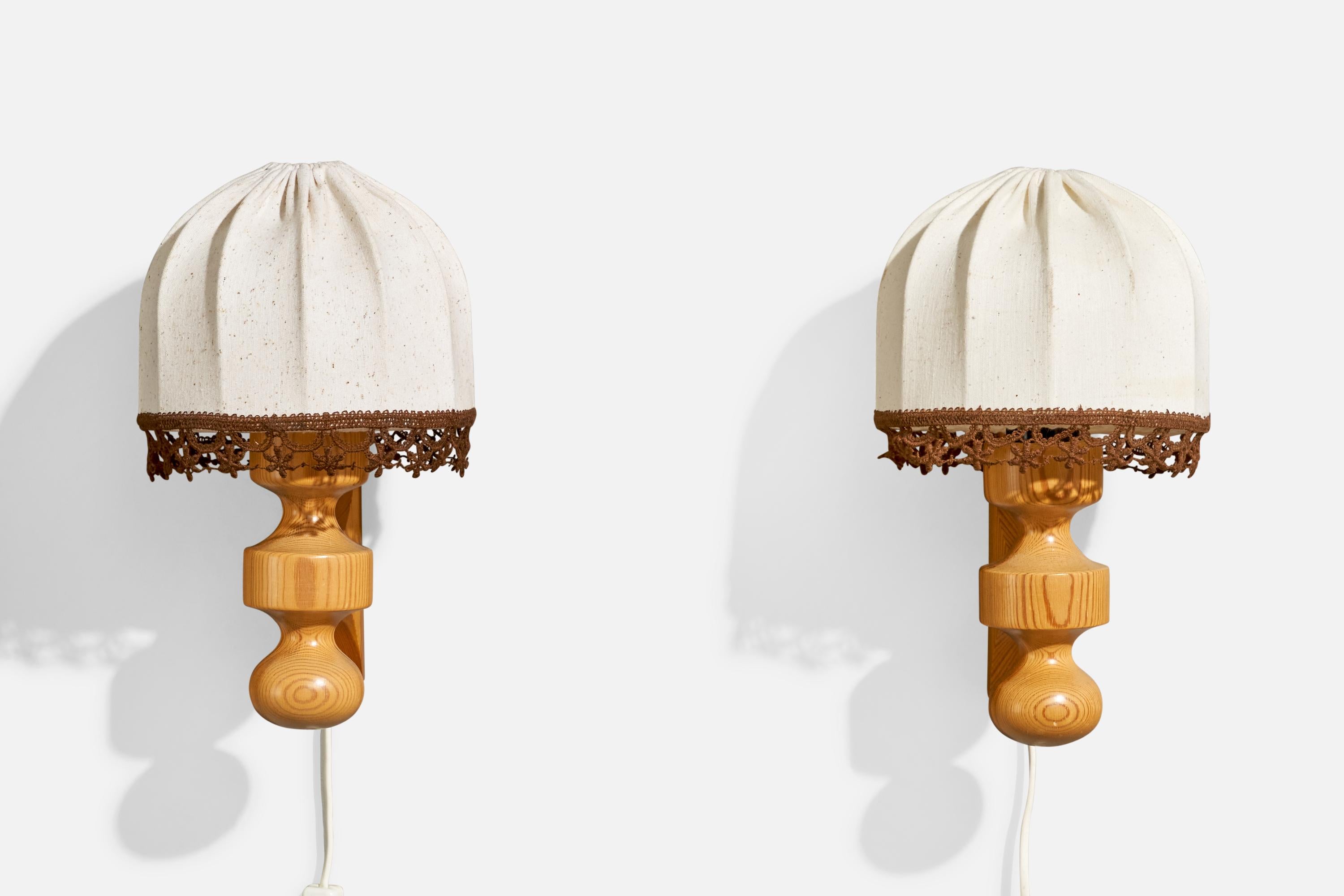 Suédois Designer suédois, Lights, Pin, Tissu, Suède, 1970 en vente
