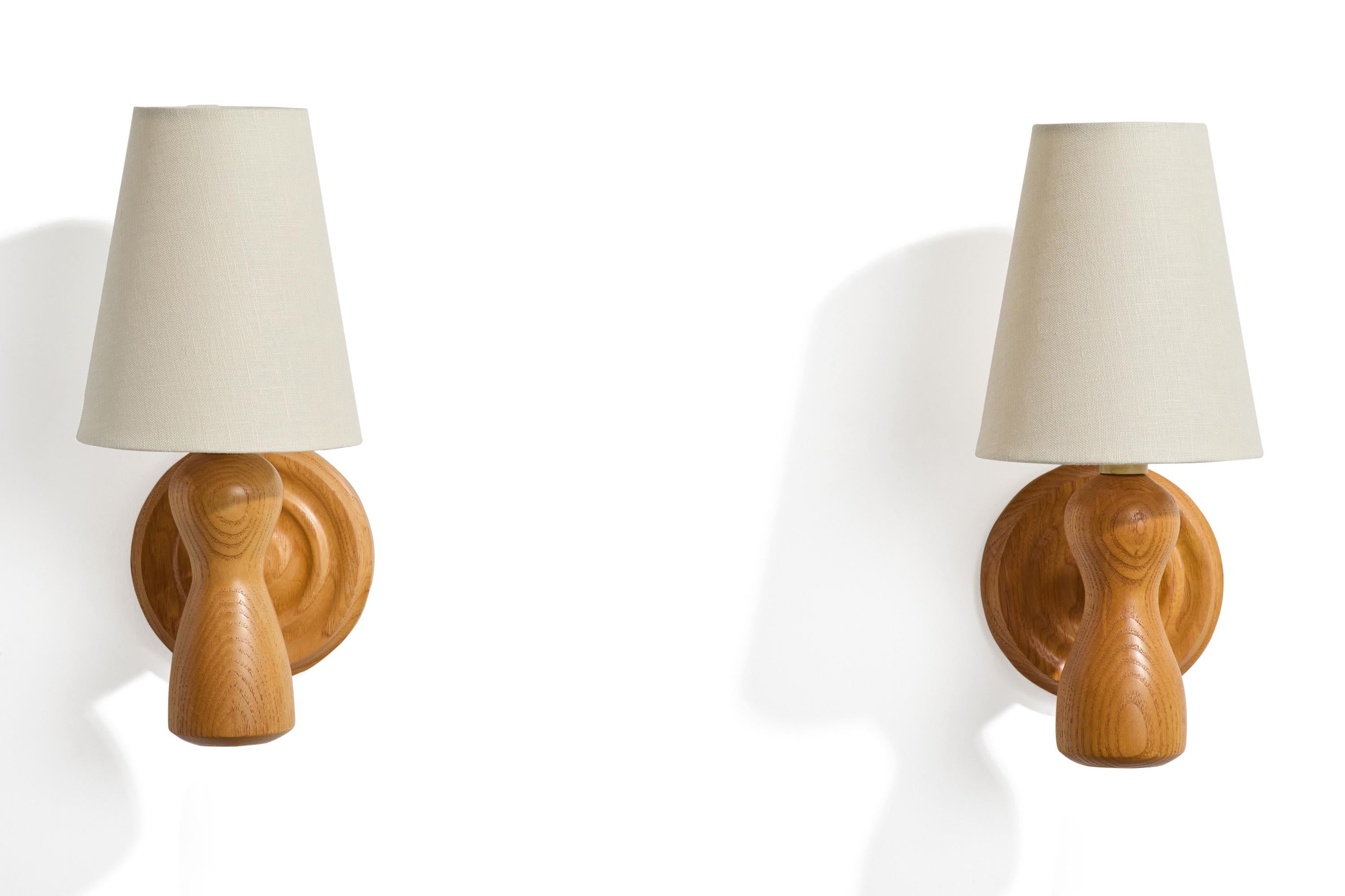 Schwedischer Designer, Wall Lights, Kiefer, Stoff, Schweden, 1970er (Moderne der Mitte des Jahrhunderts)