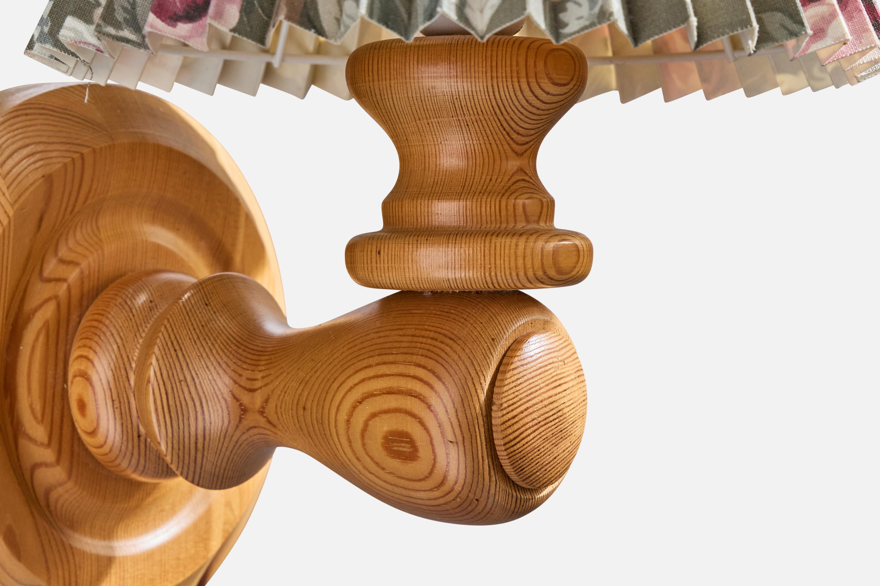 Pino Designer svedese, applique, pino, tessuto, Svezia, anni '70 in vendita