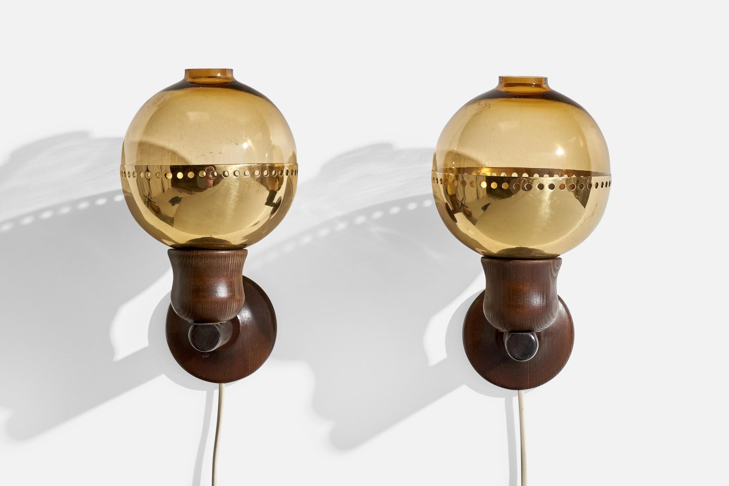 Swedish Designer, Wall Lights, Pine, Glass, Brass, Sweden, 1970s In Good Condition For Sale In High Point, NC