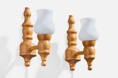 Designer suédois, Wall Lights, pin, verre, Suède, années 1970