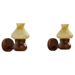 Designer suédois, Wall Lights, pin, verre, Suède, années 1970