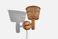 Schwedischer Designer, Wandleuchten, Kiefer, Rattan, Schweden, ca. 1970er Jahre