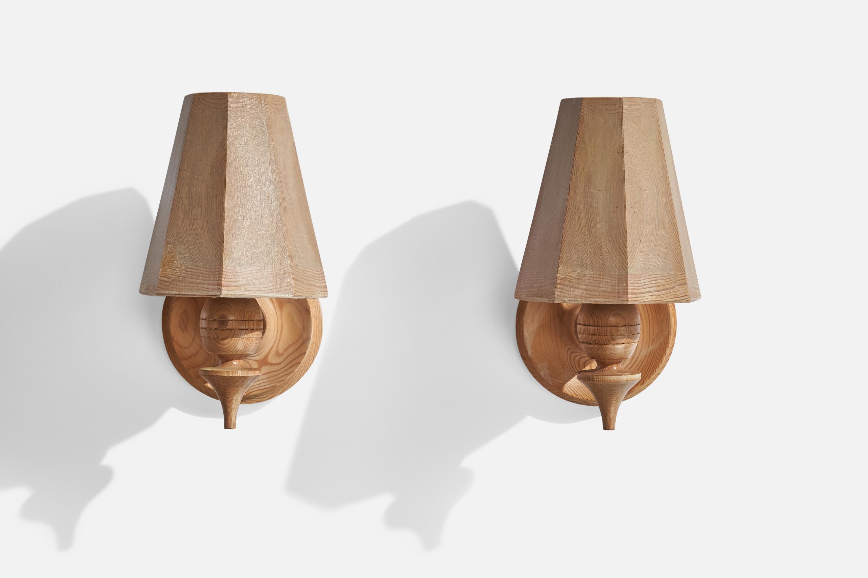 Swedish Designer, Wall Lights, Pine, Sweden, 1970s In Good Condition In High Point, NC