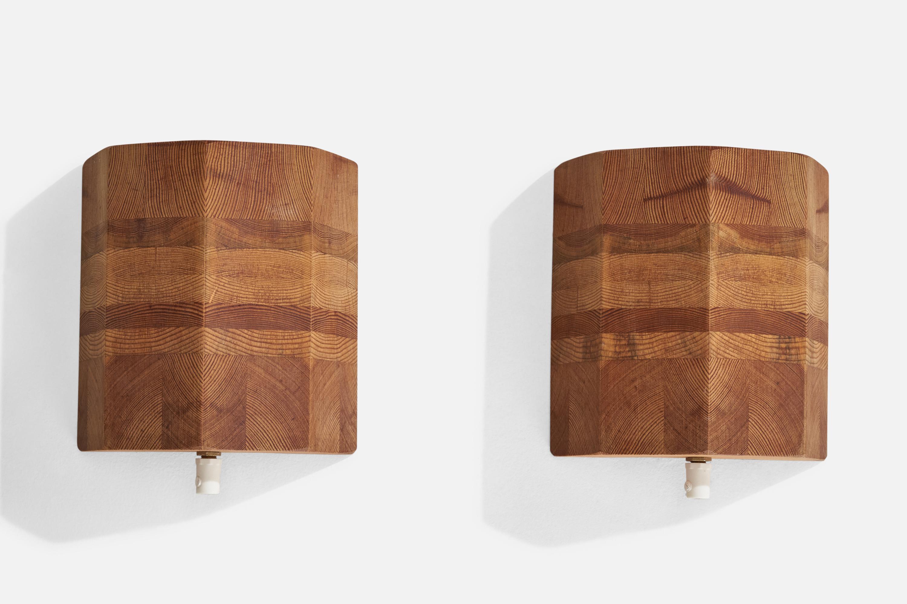 Swedish Designer, Wall Lights, Pine, Sweden, 1970s In Good Condition For Sale In High Point, NC