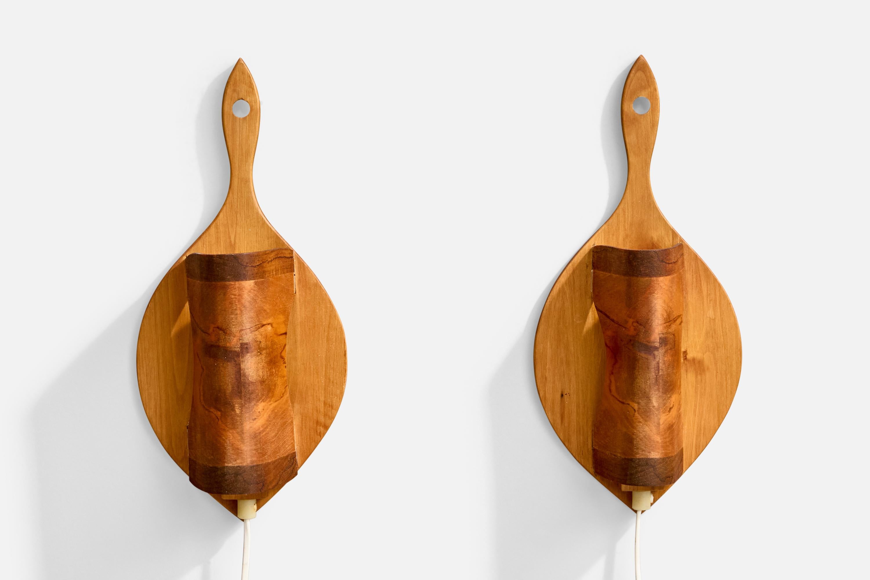 Mid-Century Modern Designer suédois, lampes murales, pin, Suède, années 1970 en vente