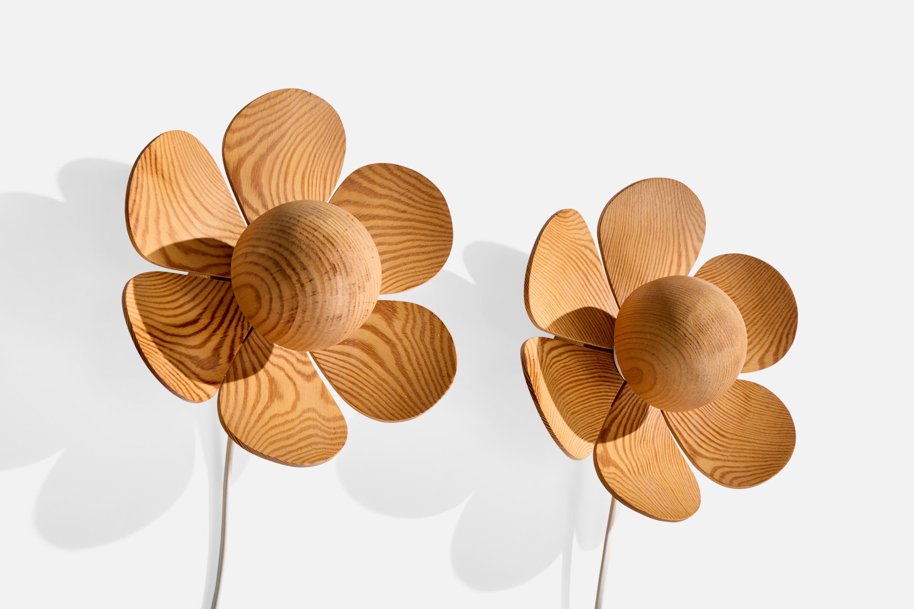 Mid-Century Modern Designer suédois, lampes murales, pin, Suède, années 1970 en vente