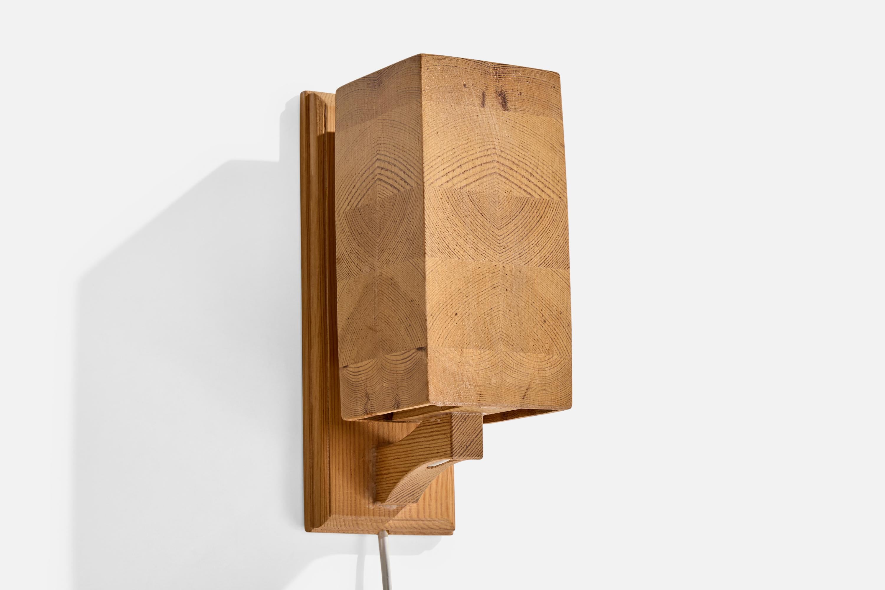 Schwedischer Designer, Wall Lights, Kiefer, Schweden, 1970er im Zustand „Gut“ im Angebot in High Point, NC
