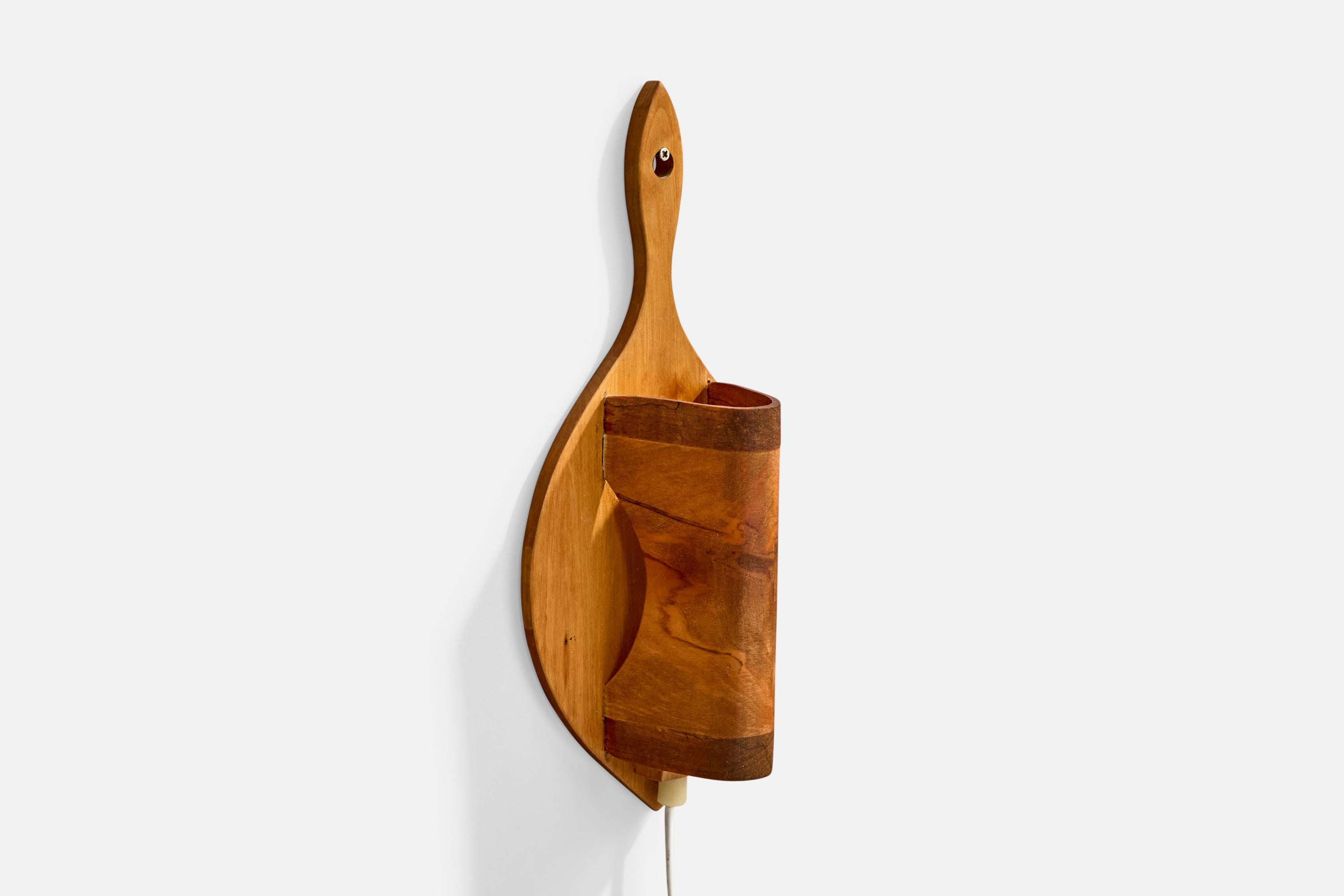 Suédois Designer suédois, lampes murales, pin, Suède, années 1970 en vente